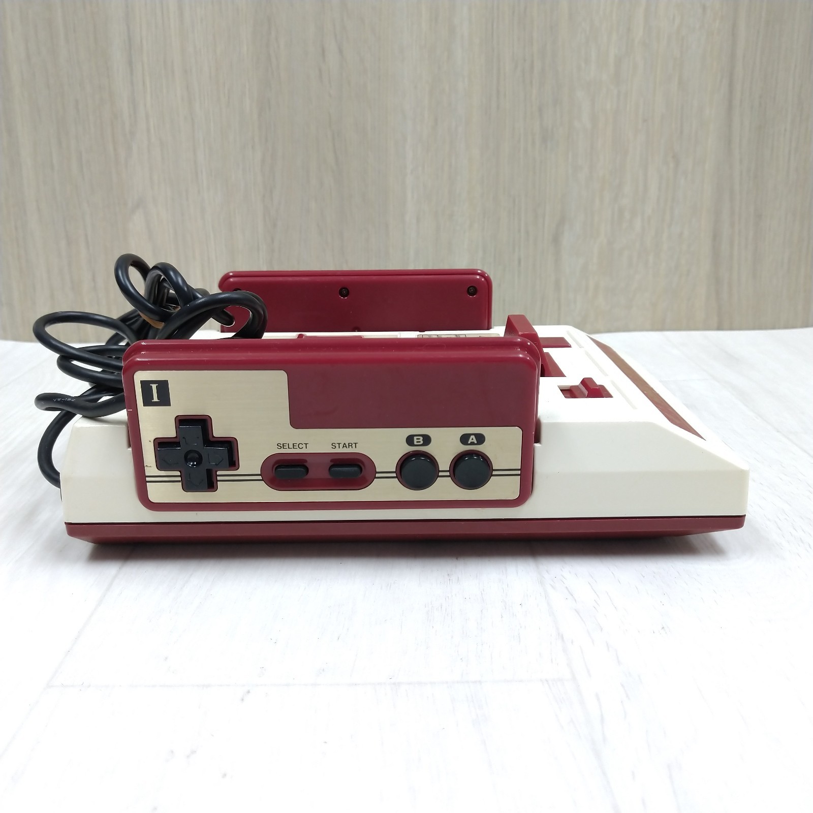 Nintendo Family Computer Famicom Console with 6 Games & Cables NES Japan HVC-001