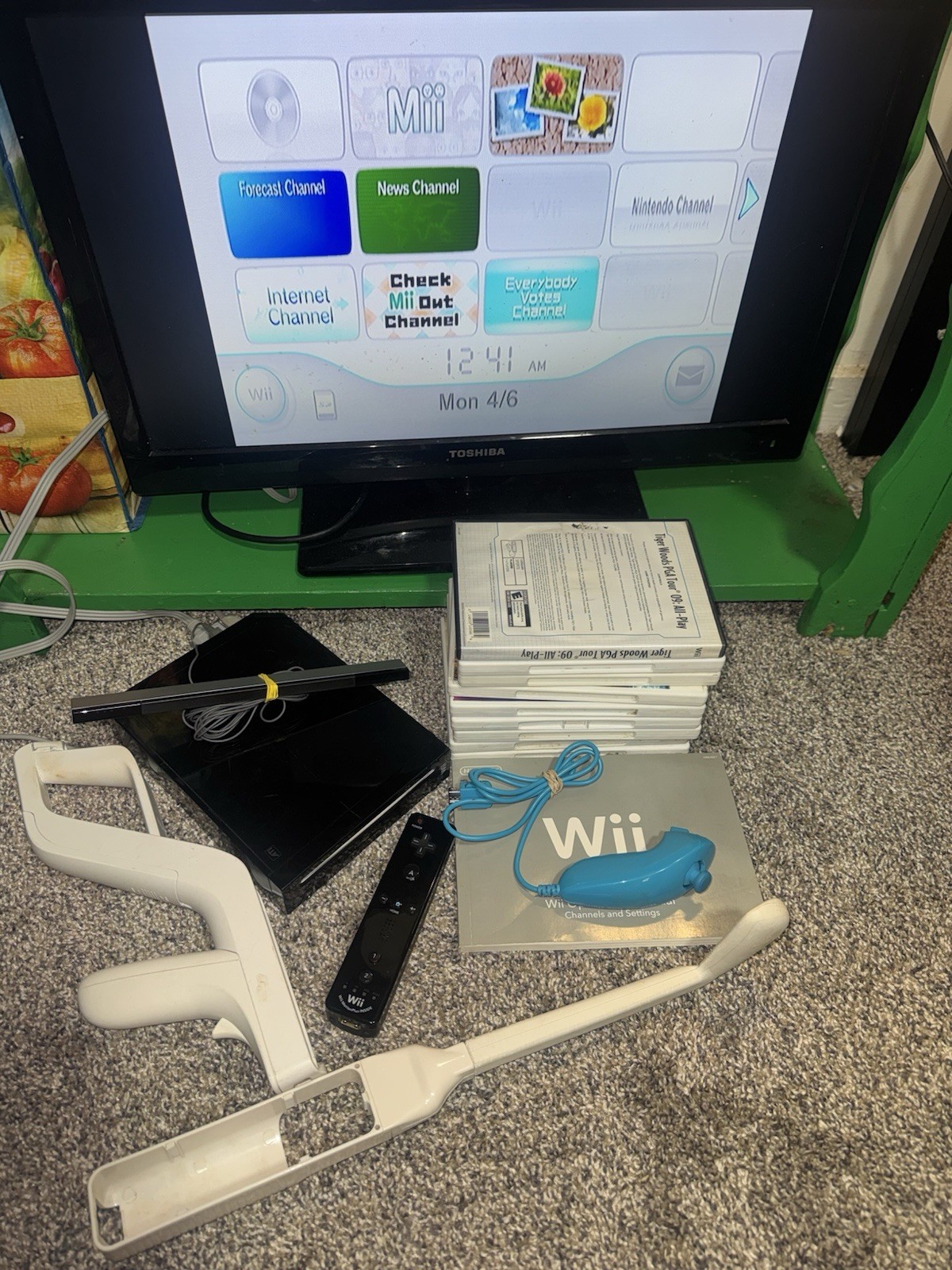 Black Wii Bundle With 9 Mystery Games W/Golf And Gun Accessory Tested Clean Unit
