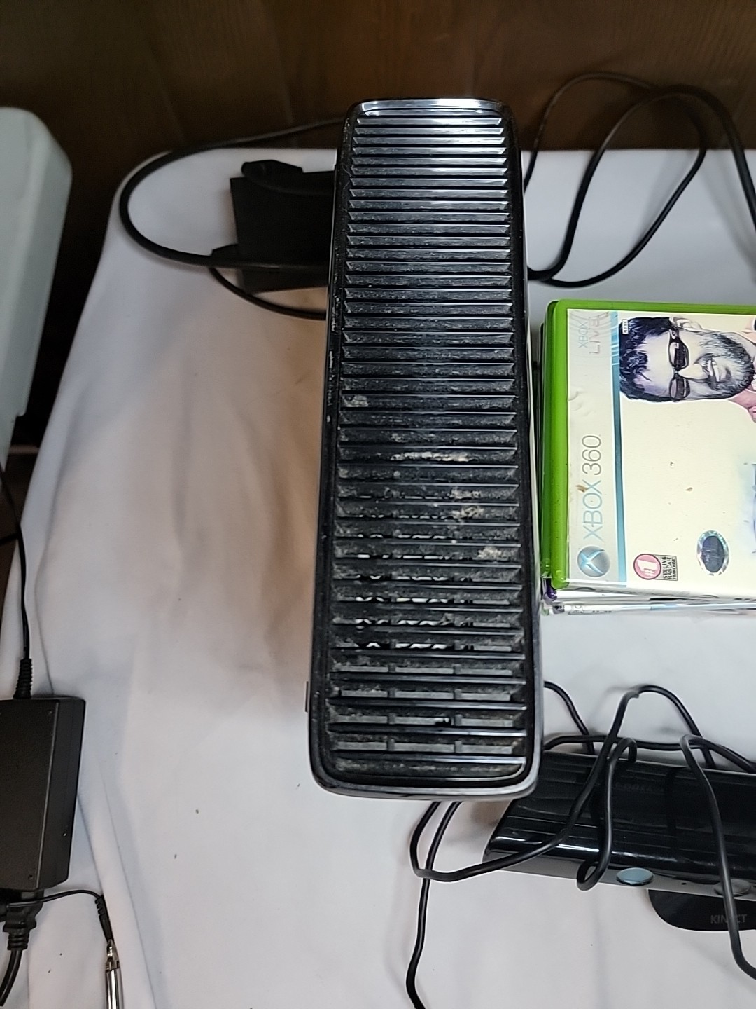 Microsoft Xbox 360 S Console, Controller, Kinect & 28 Games Mega Bundle!