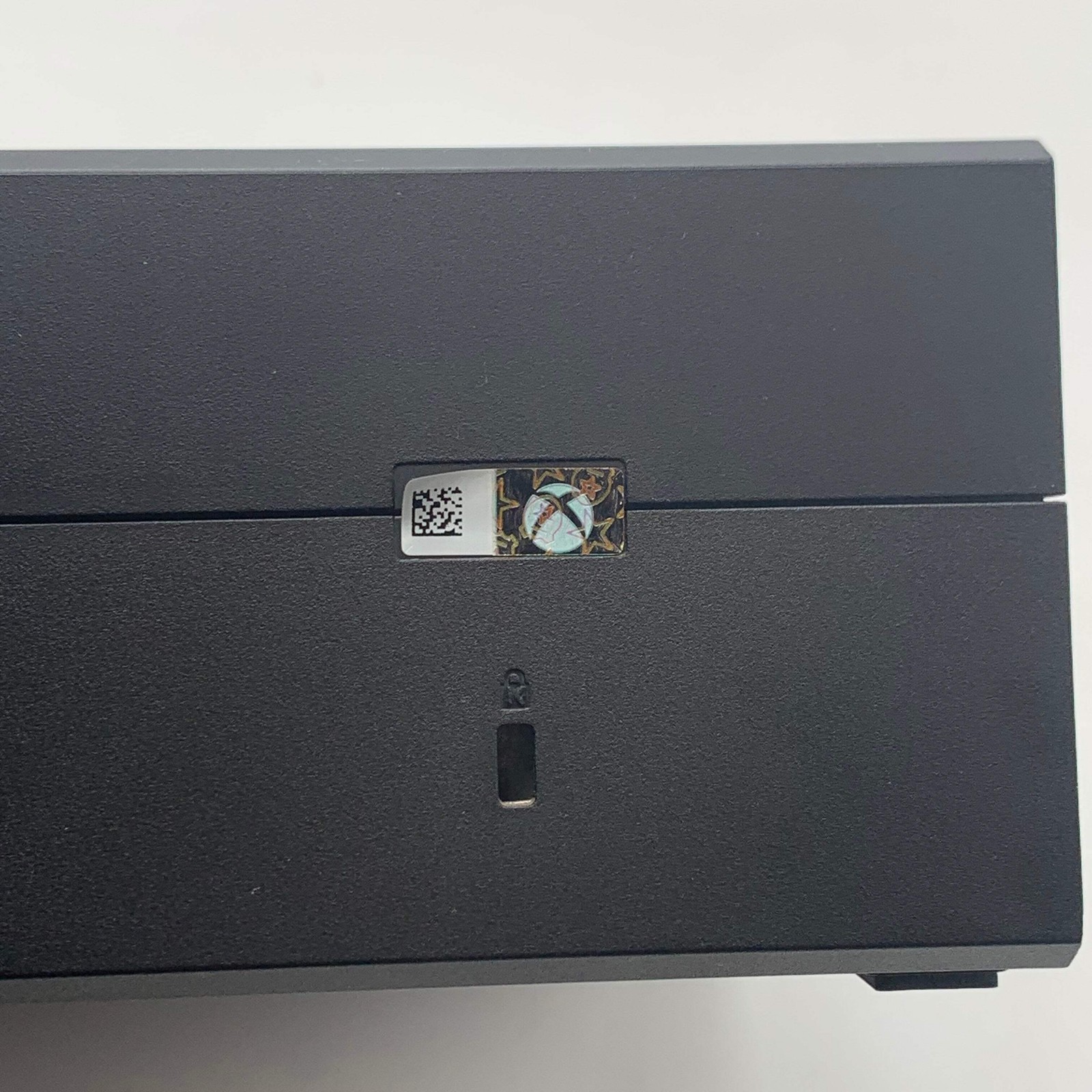 Microsoft Xbox One Console w/Power Adapter, Kinect Black Model 1540 500GB