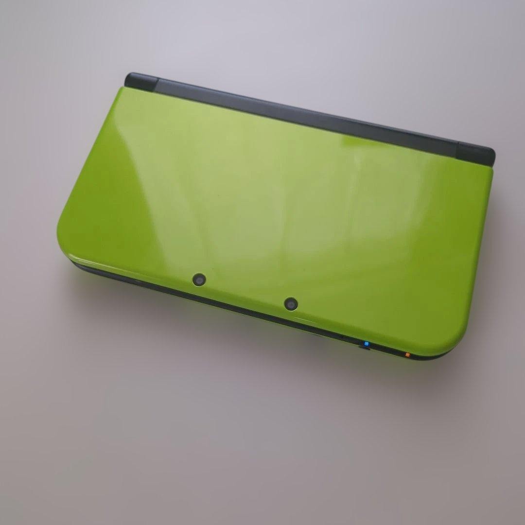 Nintendo New 3DS XL Lime Green Black Console Excellent Tested w/ Stylus Charge