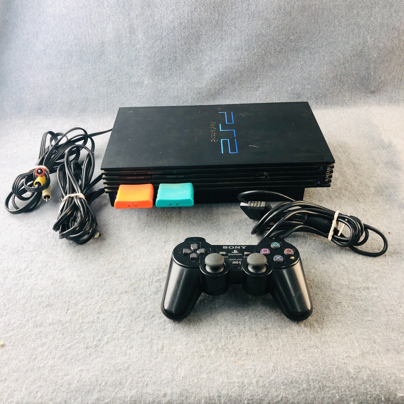 Sony PlayStation 2 PS2 Fat Console Black DualShock 2 Controller SCPH-39001