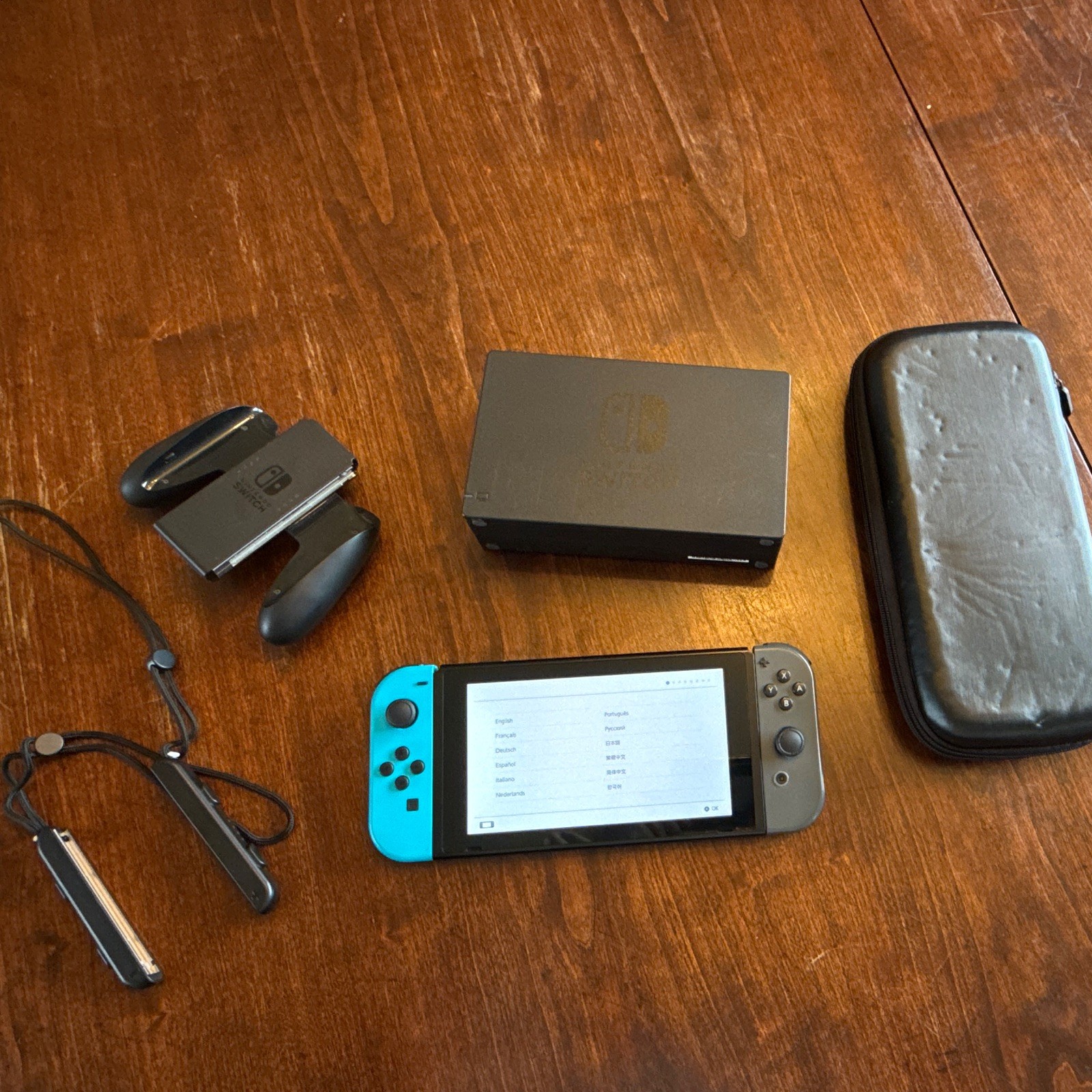 Nintendo Switch 32GB Console Gray/Blue Joy-Cons Dock Carrying Case 1080p