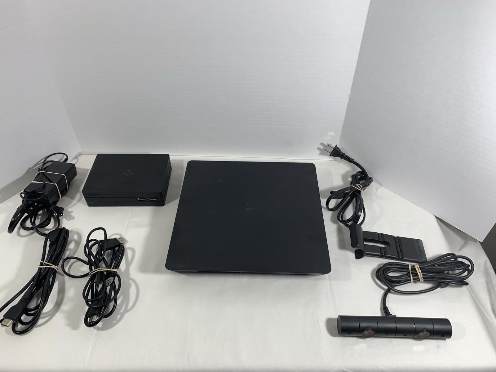 Sony PlayStation 4 Console, VR Processor Unit, Motion Sensor ( See Description)