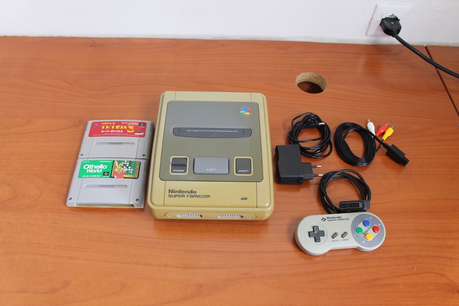 Nintendo Super Famicom CONSOLE + 2 Games