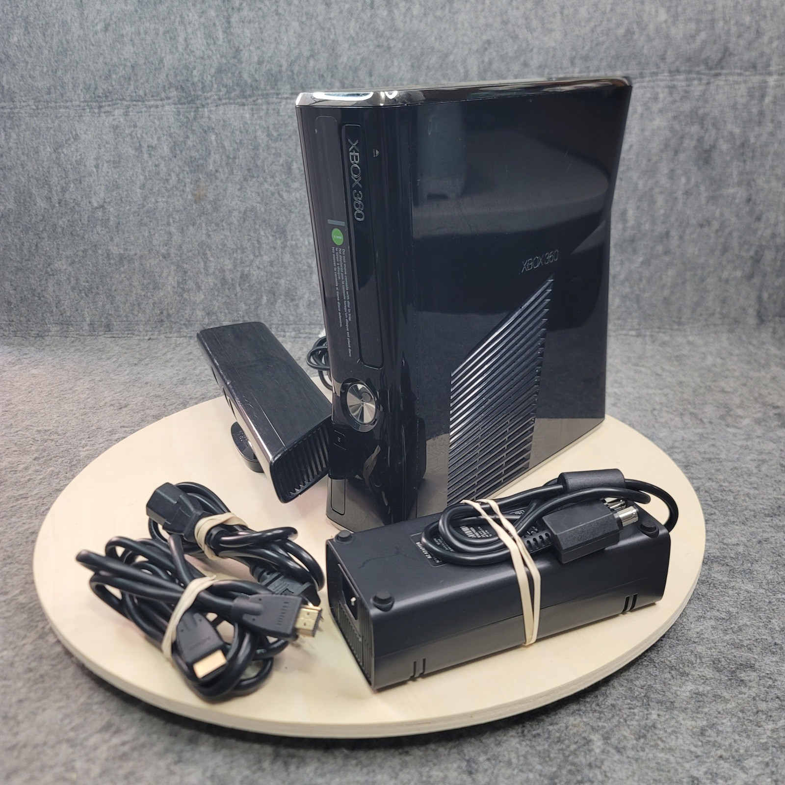 Microsoft Xbox 360 S Console Model 1439 Gloss Black with Accessories Bundle