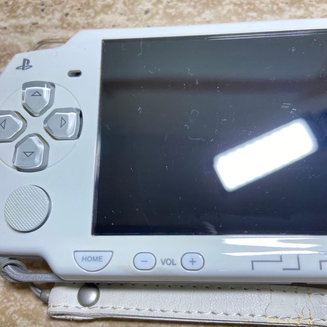 Sony PSP 2000 Ceramic White Almost Unused Complete in Box 6760