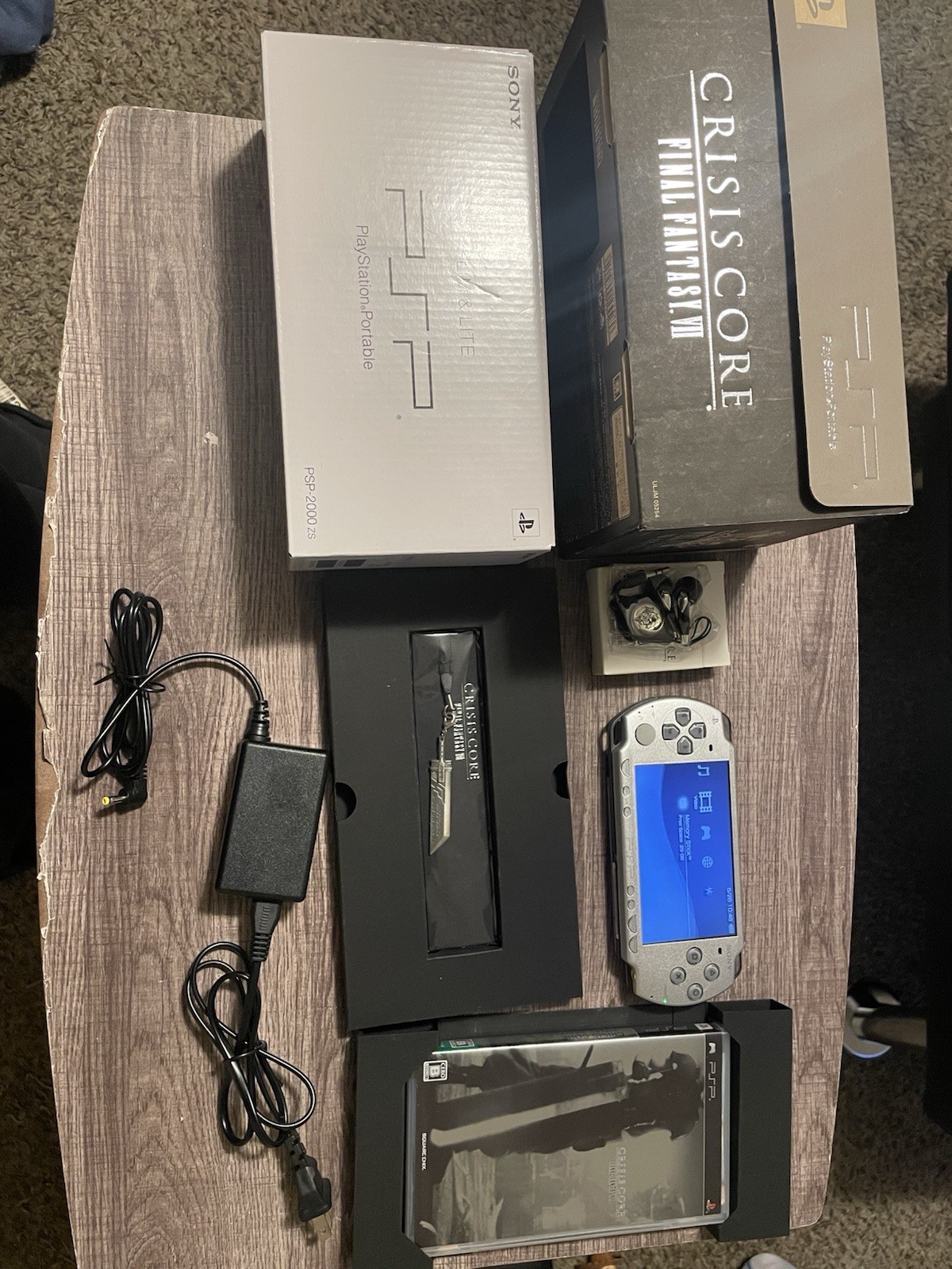 PSP Crisis Core Limited Edition Final Fantasy VII 10th Anniversary Limited CIB