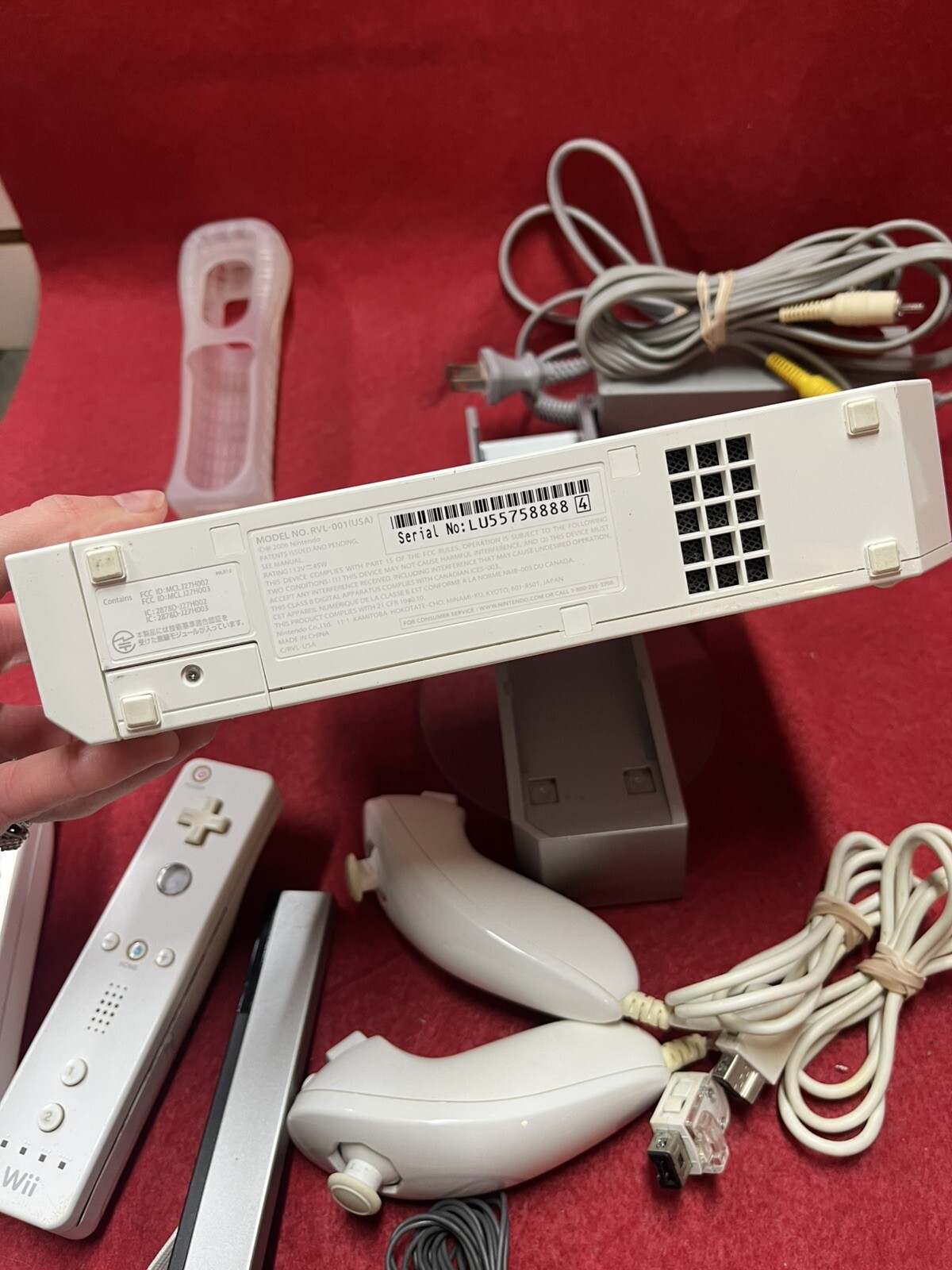 Nintendo RVL-101 Wii Video Game Console White Bundle