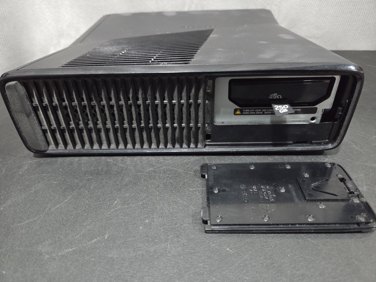 Xbox 360 Slim Model 1439 CONSOLE ONLY W/ 250GB HDD -TESTED-WORKING-