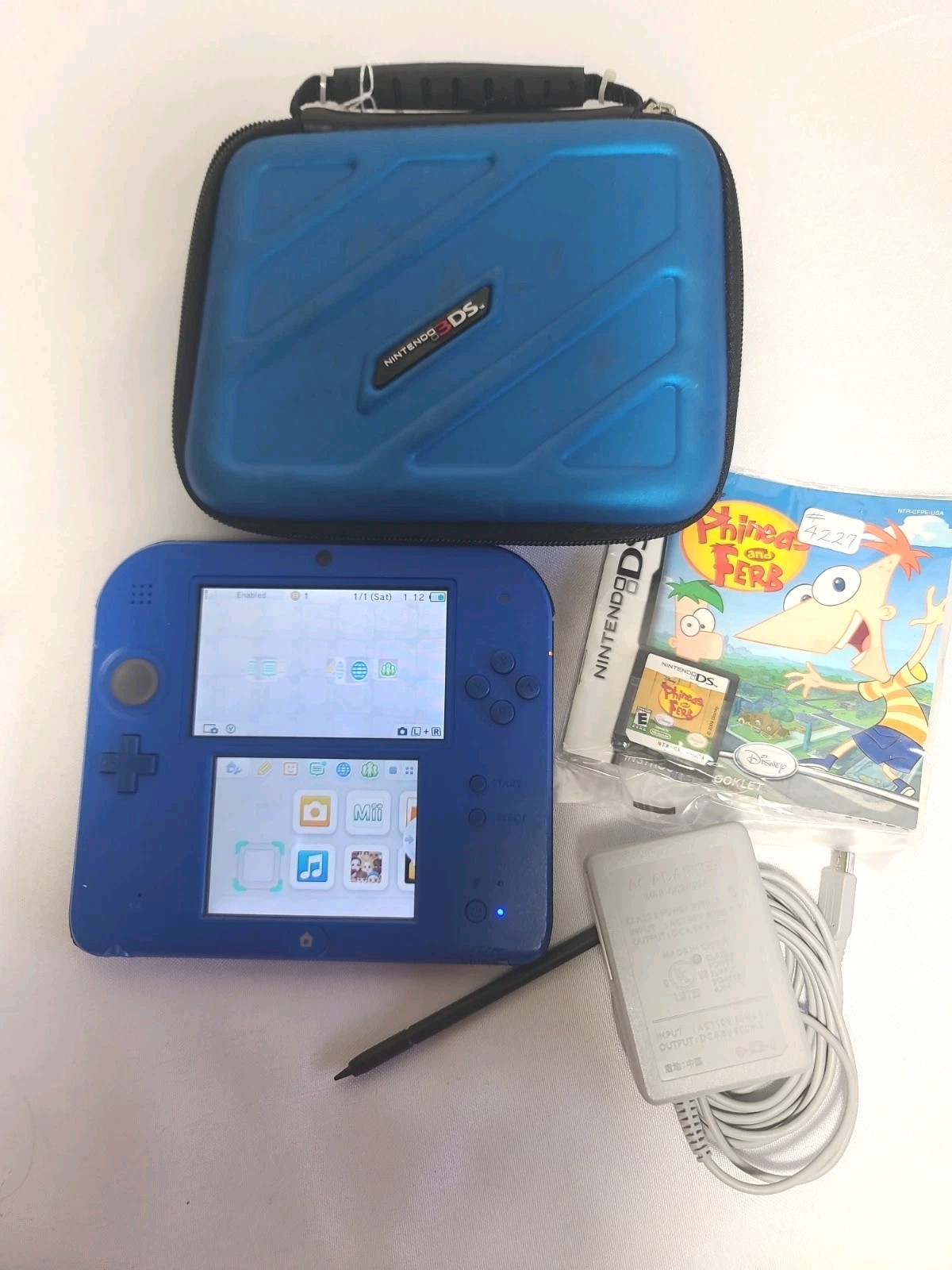 Nintendo 2DS Blue/Black Handheld Console Wi-Fi 4GB Region Free FTR-001 W/Game