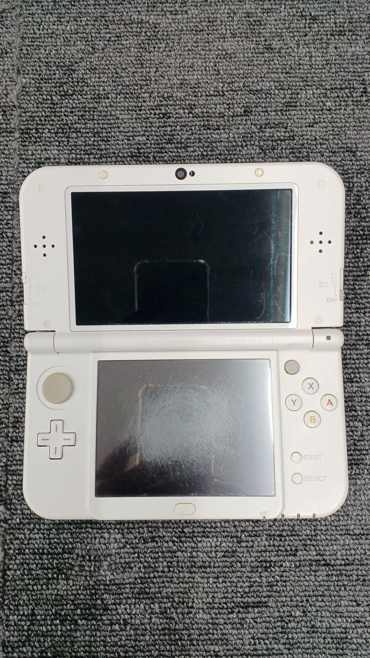 New Nintendo 3DS XL (LL) RED-001 Portable Gaming System 2014 A3462