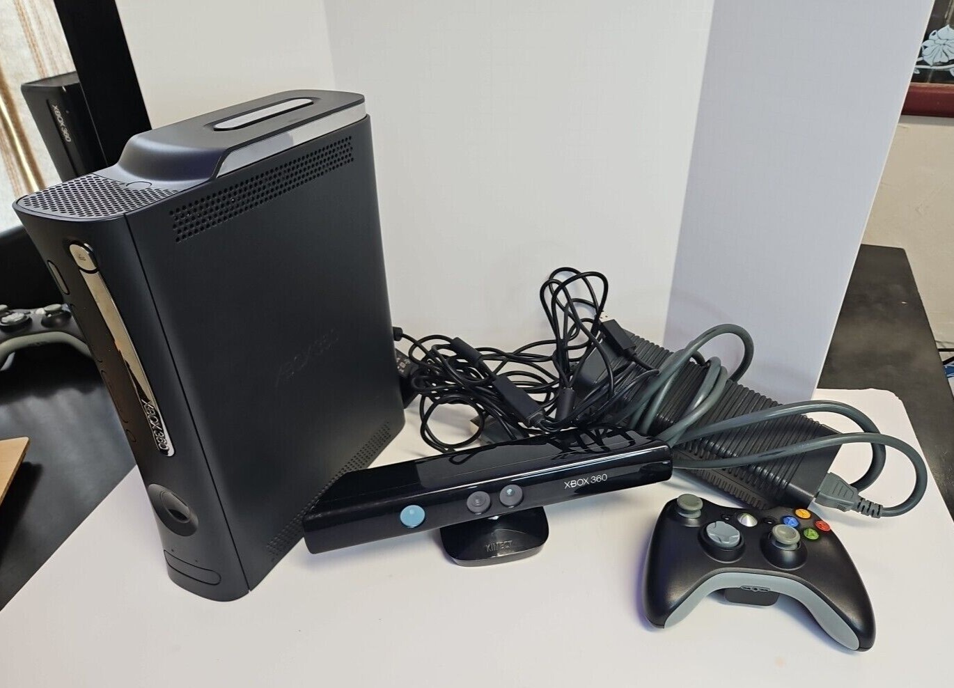 Microsoft Xbox 360 Elite 120GB Console – Black With Kinect And One Controller