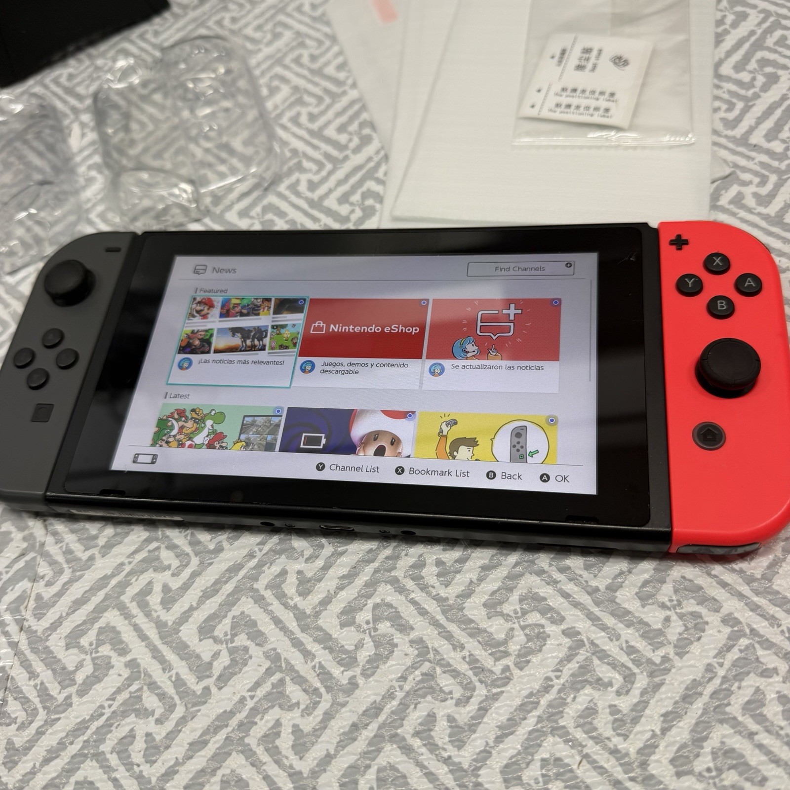 Nintendo Switch V2 Neon Gray/Red Bundle HAC-001(-01) – Case & Accessories READ!