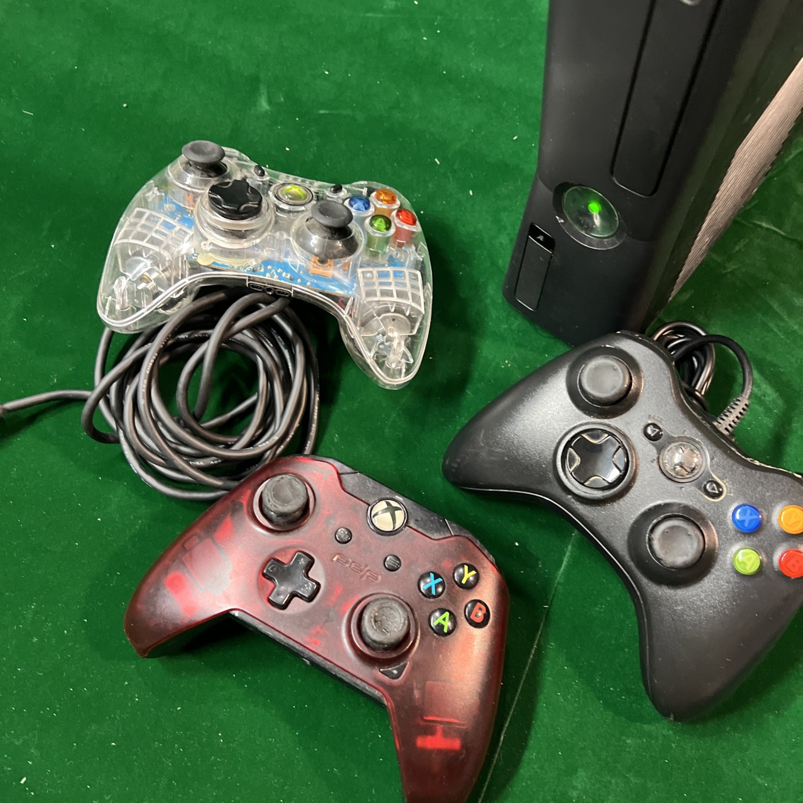 Microsoft Xbox 360 S 1439 Console System Bundle – 3 Controllers