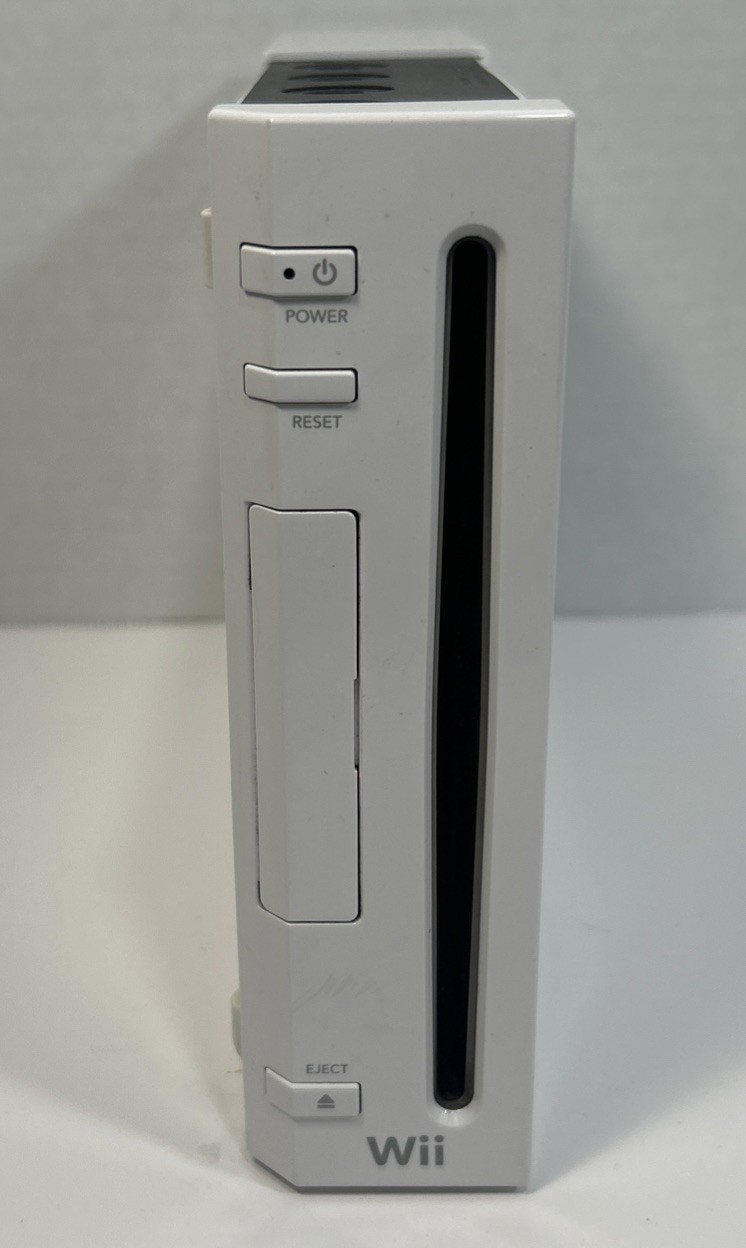 Nintendo Wii RVL-001 Console Bundle Tested GameCube Compatible 3 Games