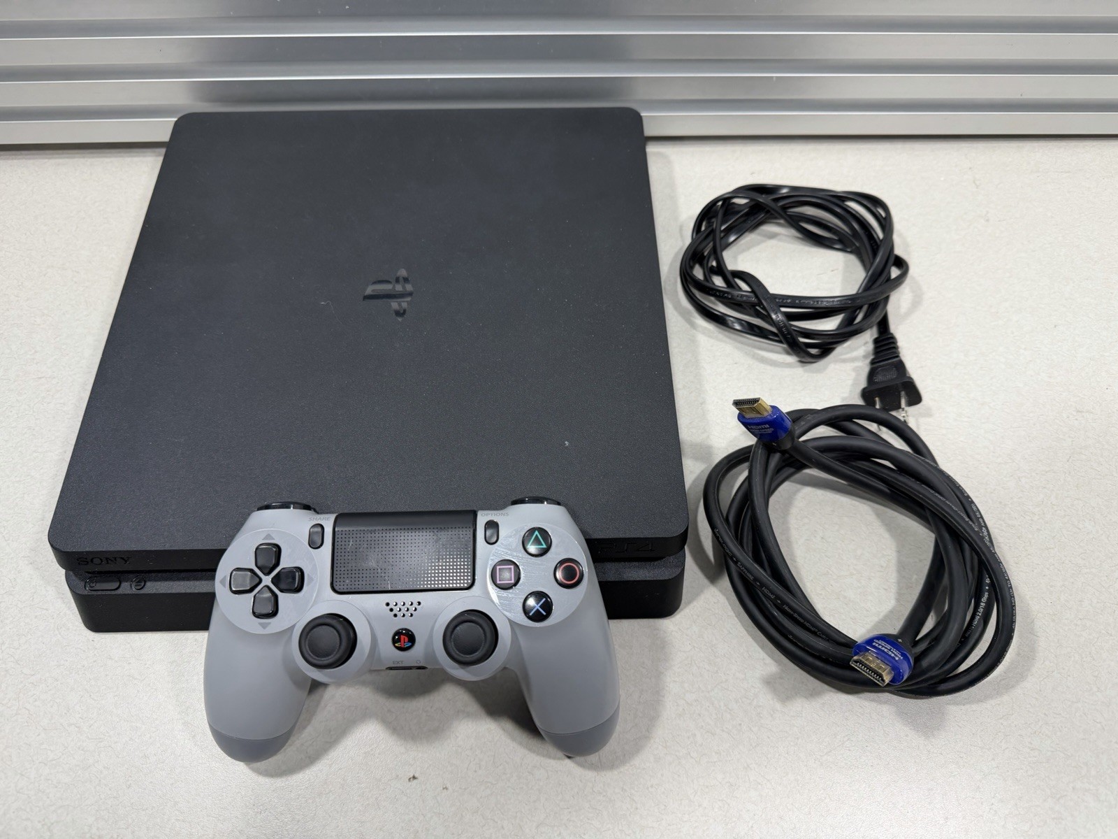 VERY LOW Firmware 7.51 Sony PlayStation 4 Slim CUH-2215A 500GB with Controller