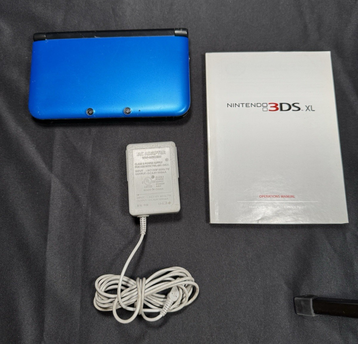 Nintendo 3DS XL Handheld System – Blue/Black – Manual, Charger, No Stylus