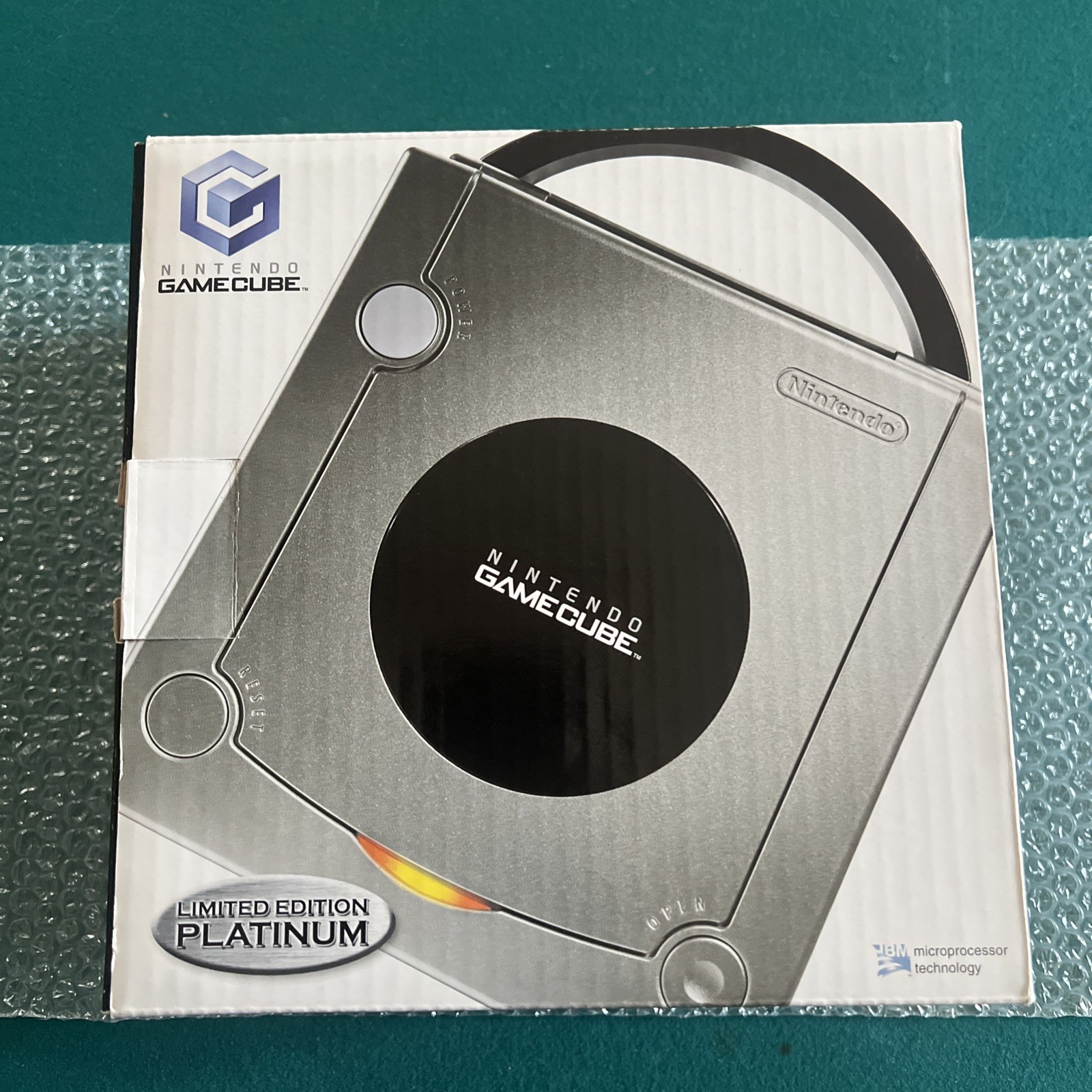 Platinum Metroid Prime Bundle Nintendo GameCube comes with sealed Metroid read