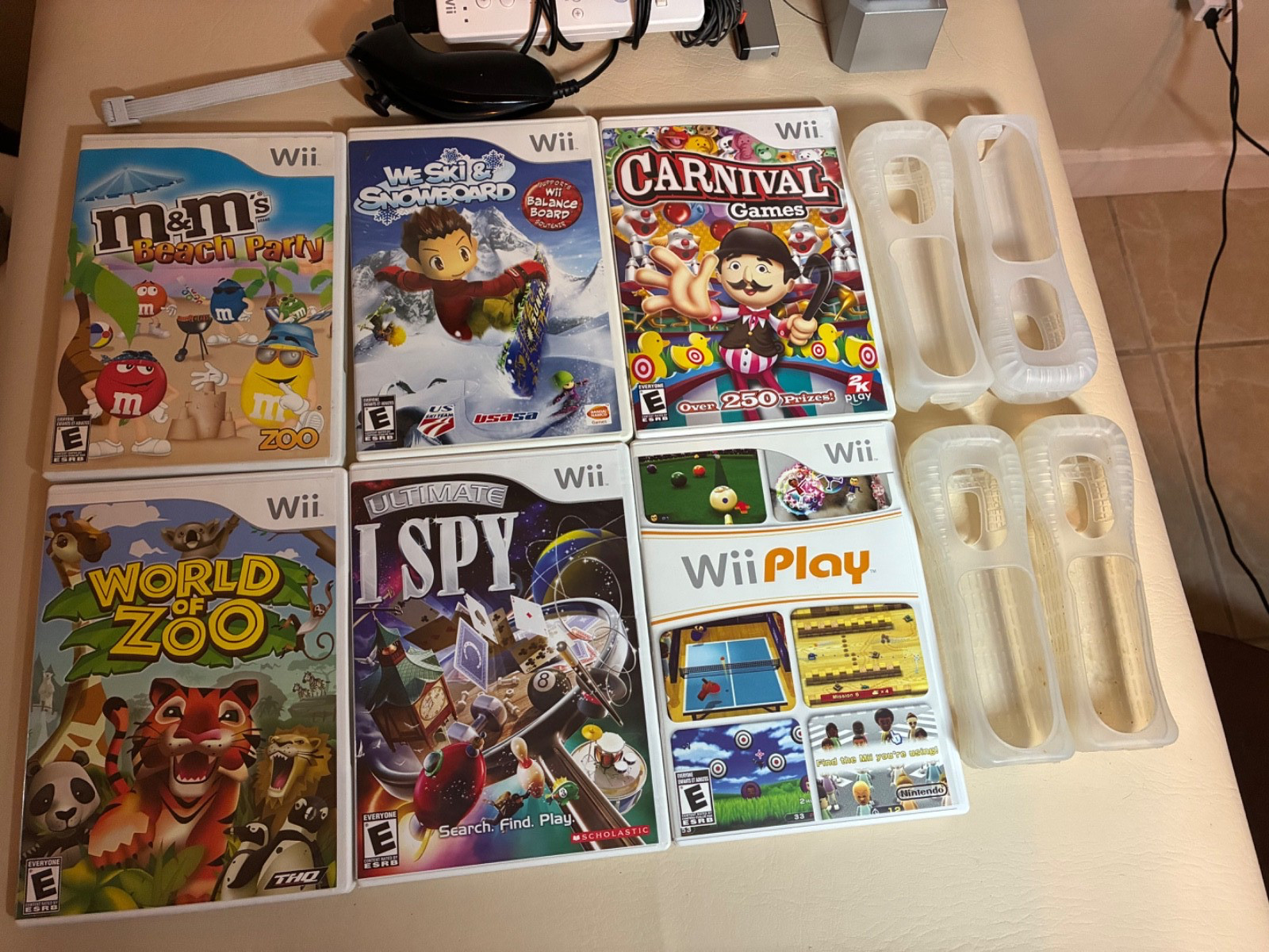 Nintendo Wii Console Bundle 3 Controllers, PS, HDMI, 6 games, Corded Motion Sen