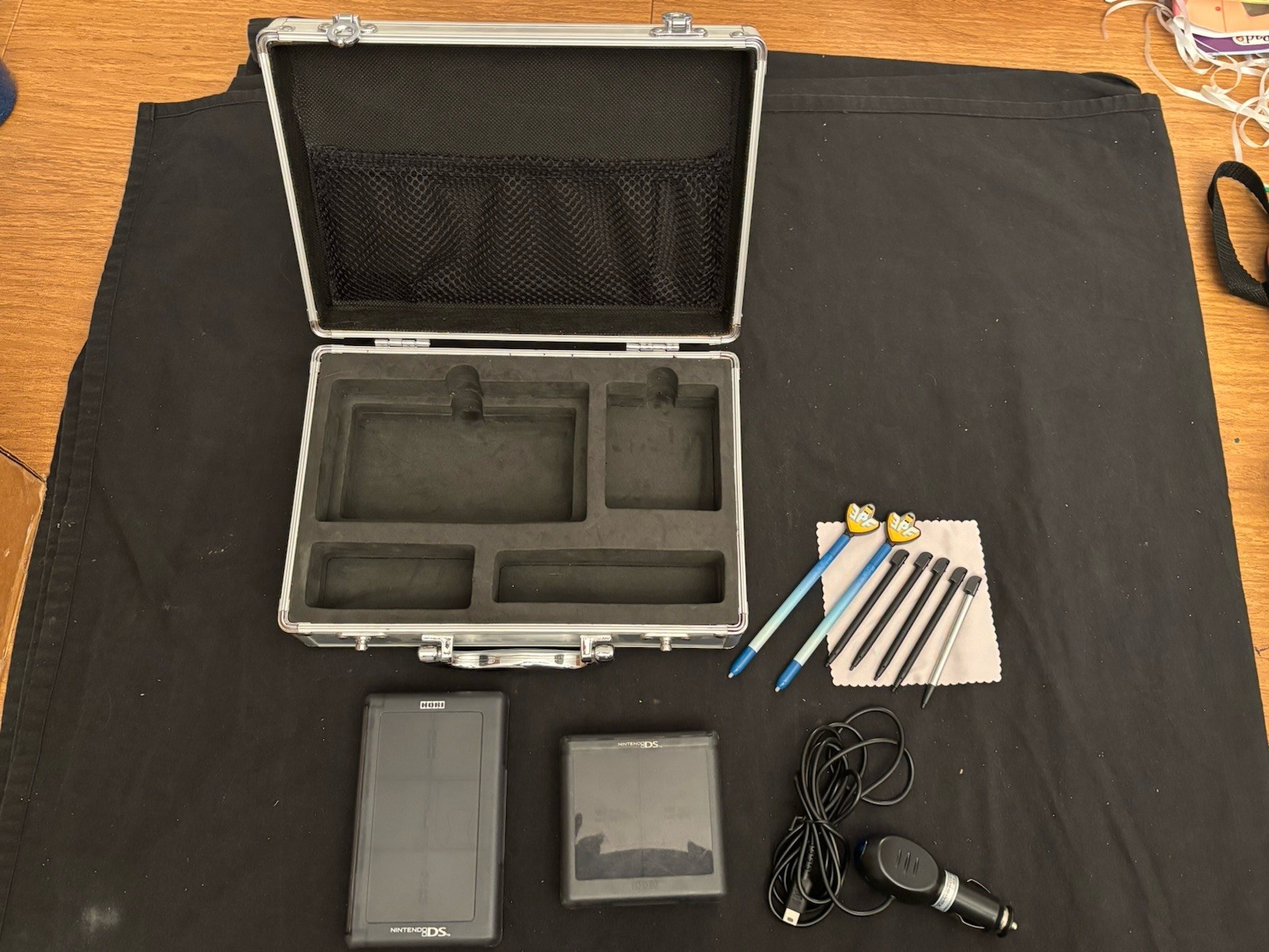 Nintendo DS Lite Lot Of Accessories, 3 Carrying Cases, Car Charger and 7 Stylus’