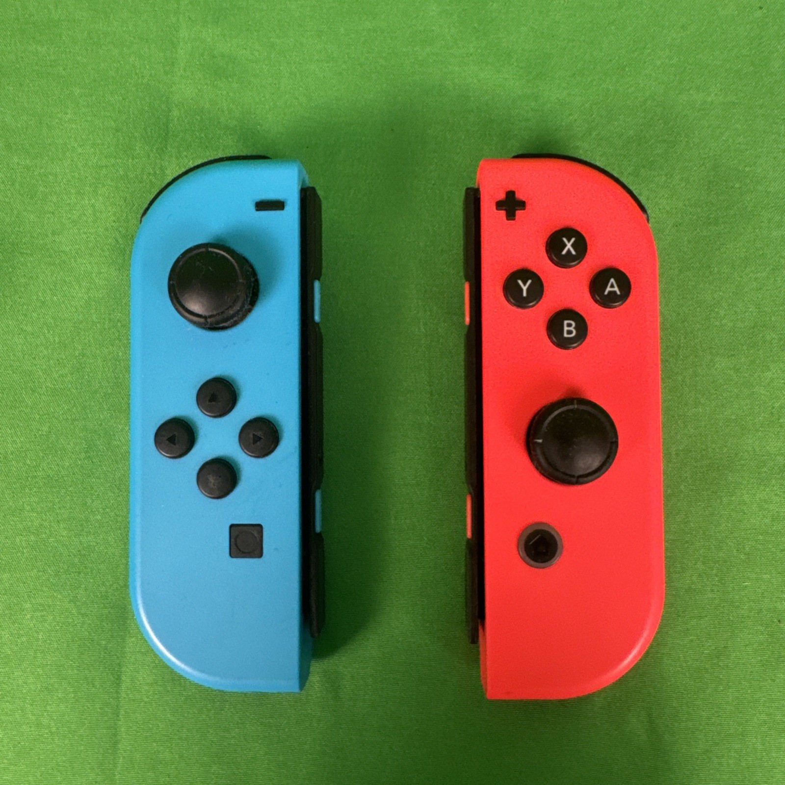 Nintendo Switch 32GB Gray Console ~ Neon Red/Neon Blue Joy-Con ~ Complete w/Box