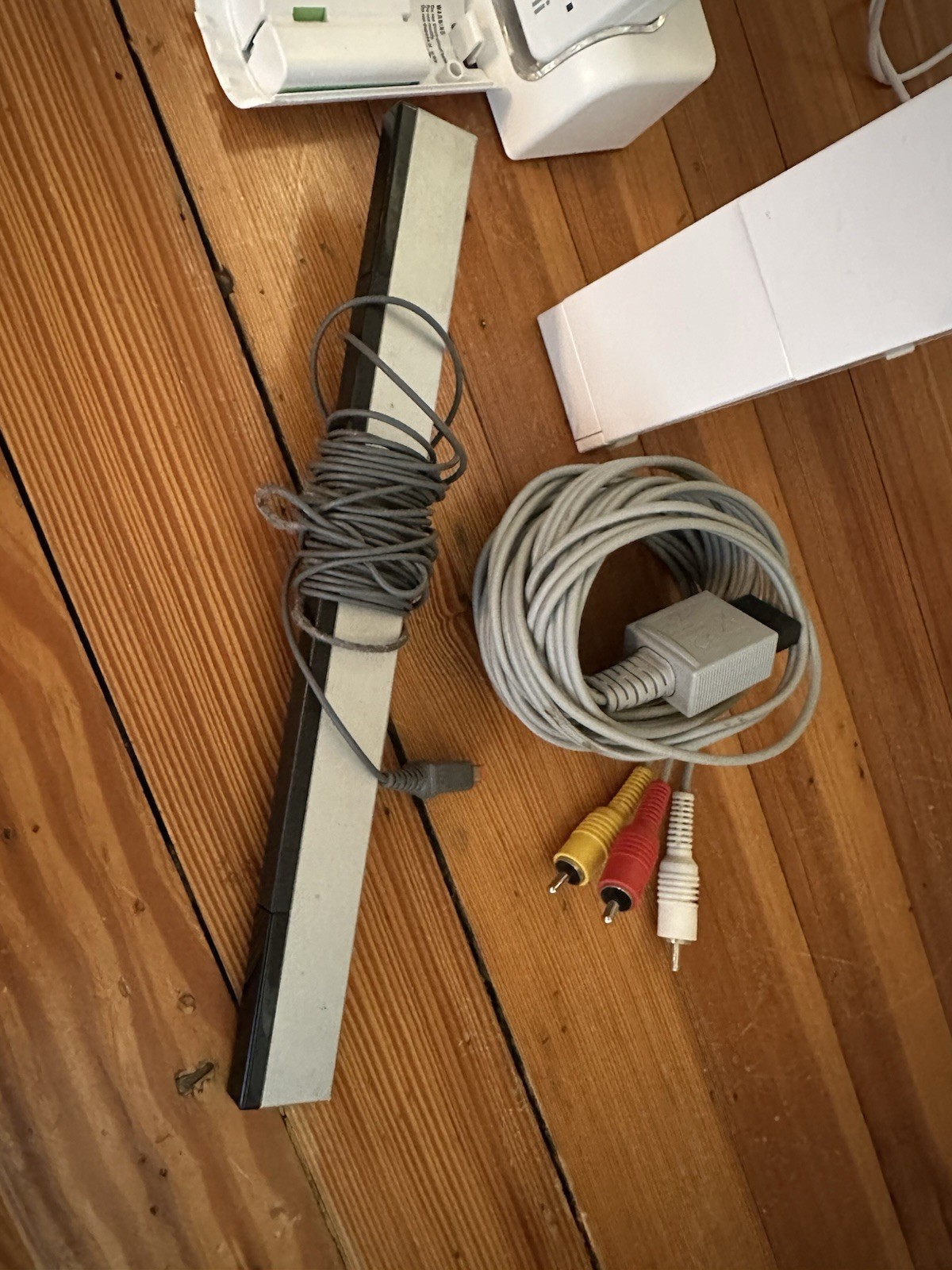 Nintendo Wii Console, White Premium Bundle [nintendo_wii]