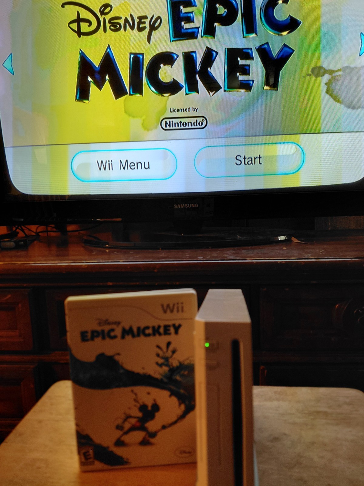 Nintendo Wii Bundle – Power, A/V Cables, & Sensor – 10 Games & Accesories