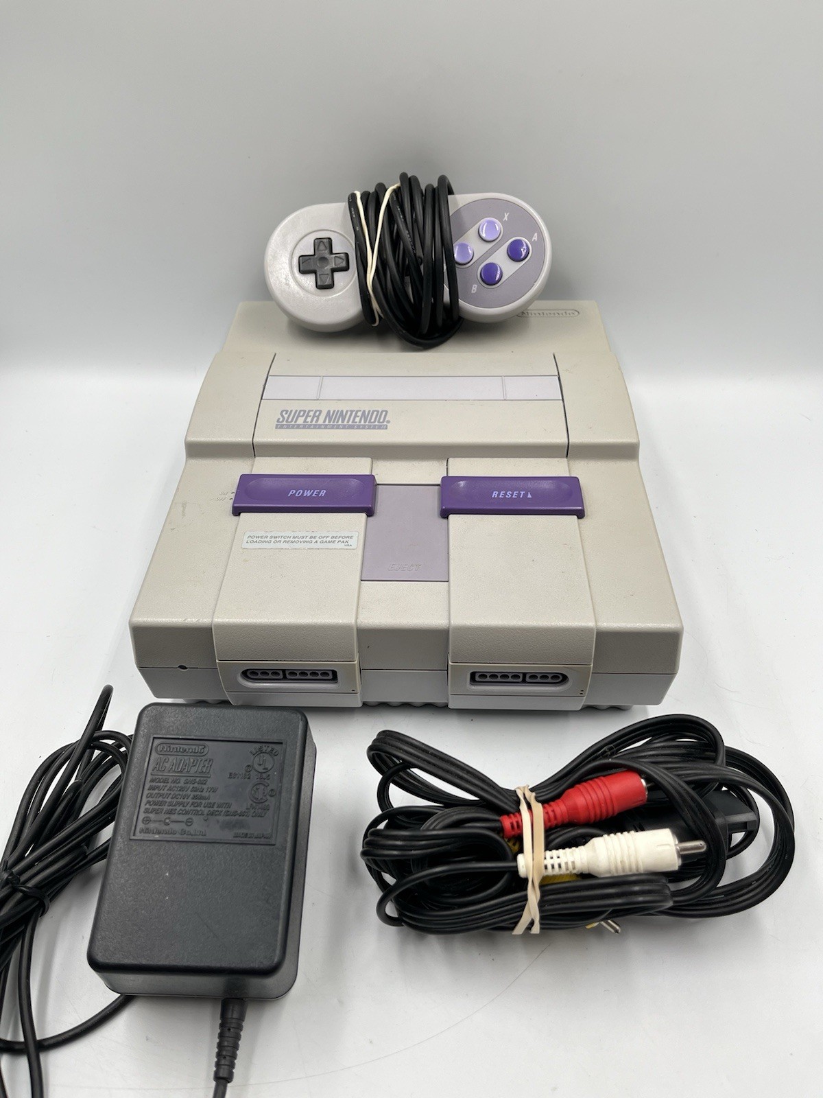 Super Nintendo Entertainment System SNES Console OEM Controller + Cords TESTED