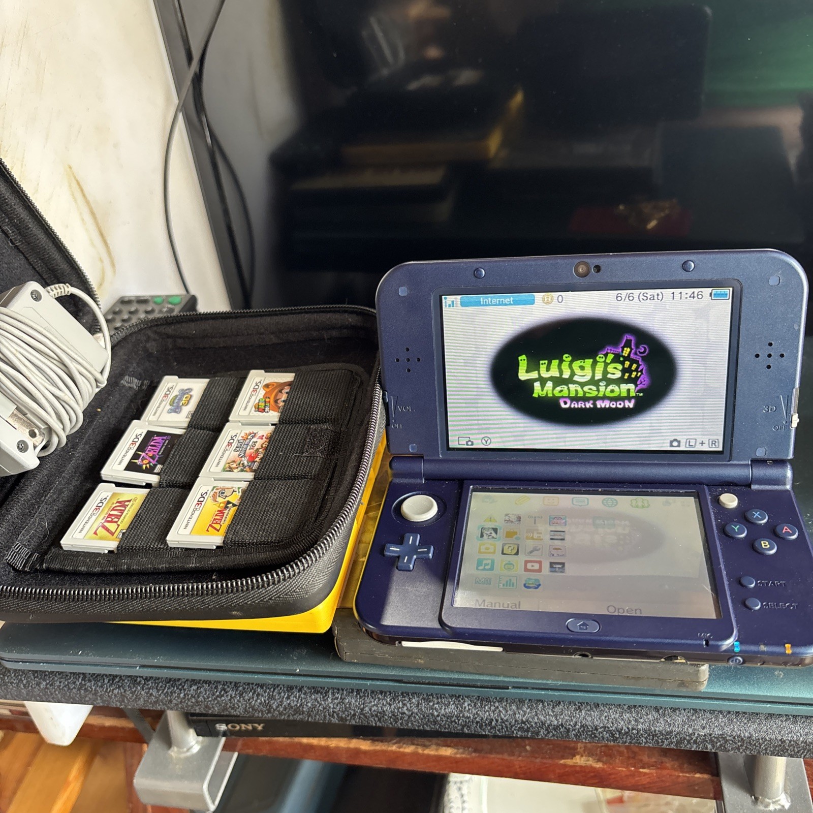 Nintendo 3Ds Galaxy Edition With Case And Seven Games