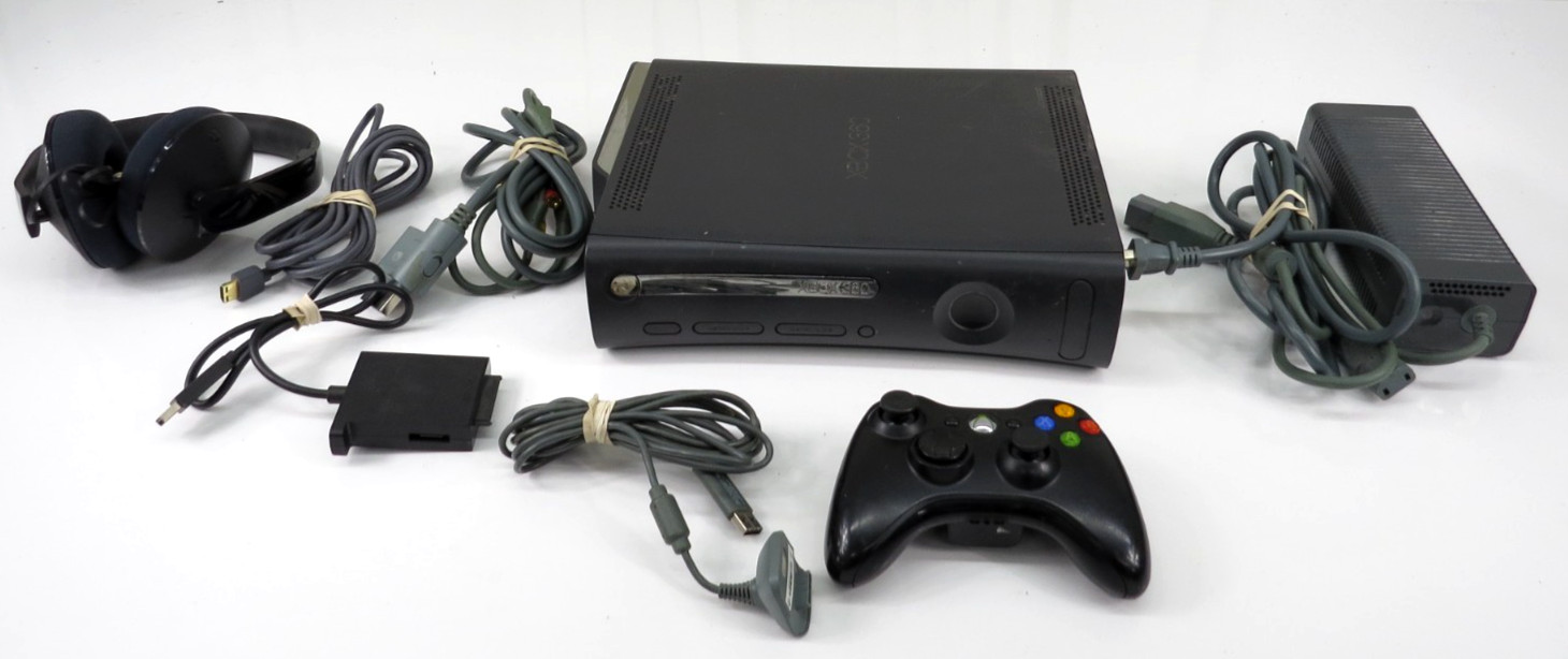 Microsoft Xbox 360 ELITE Original Console 120GB Hard Drive W/Accessories