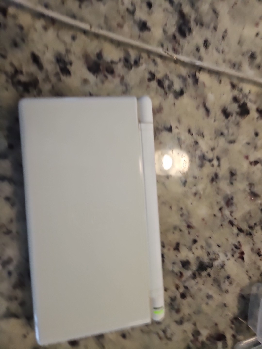 Nintendo DS Lite Handheld System – White fast shipping with charging cable