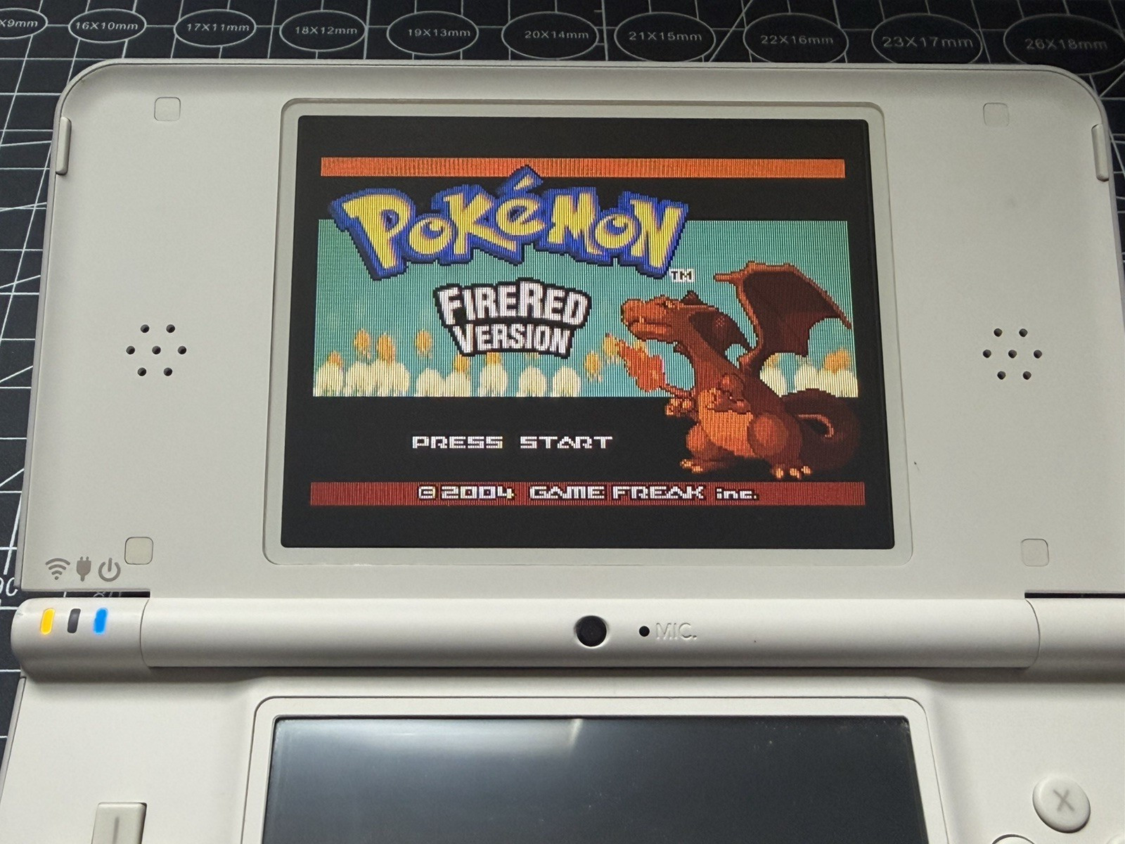 Nintendo DSi XL White W/ 2GB SD Card – Run Eng Games 100% Tested *READ DESC