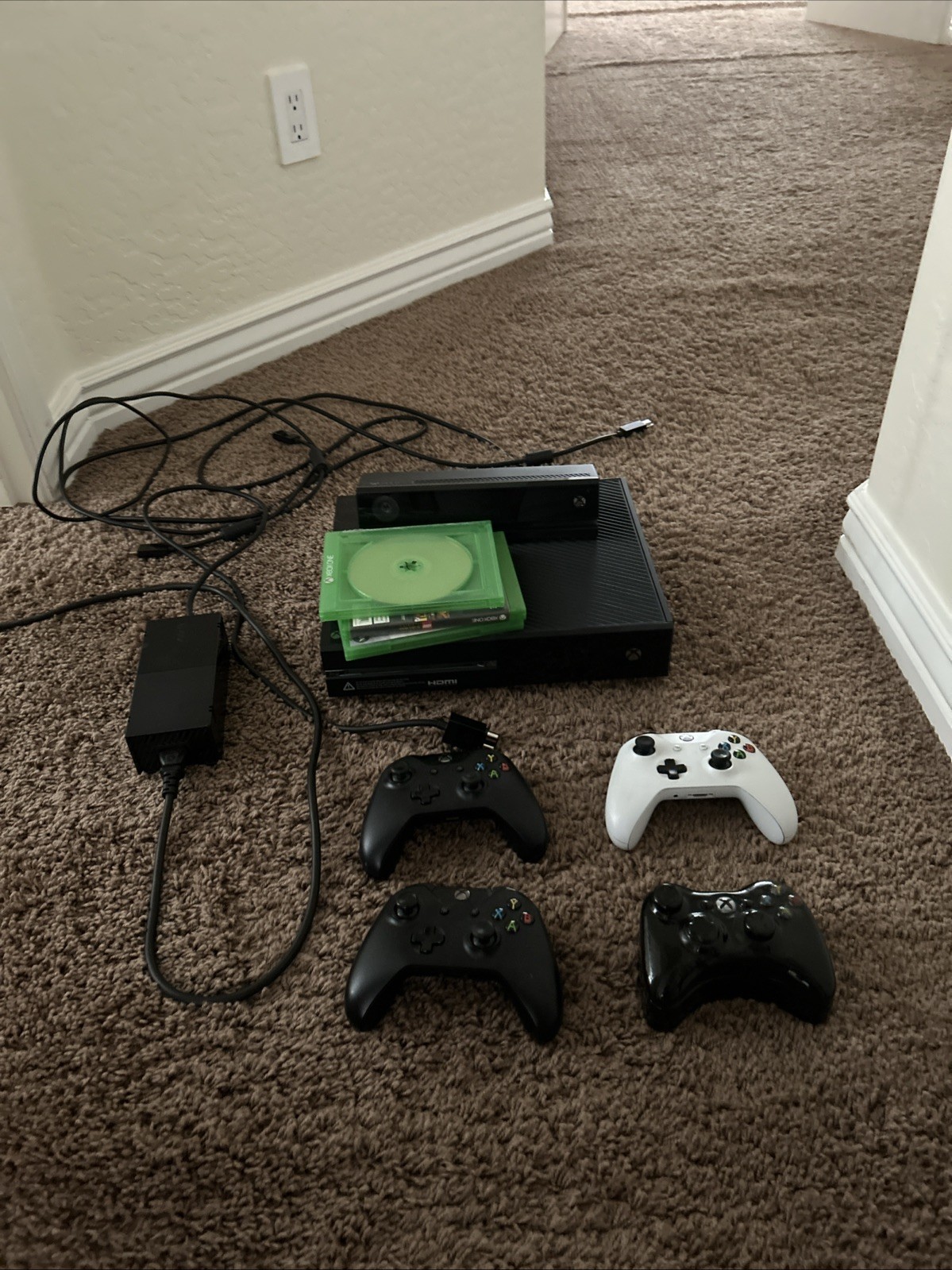 Microsoft Xbox One Console Bundle 3 Controllers Kinect MANY 5+GAMES TESTED WORKS
