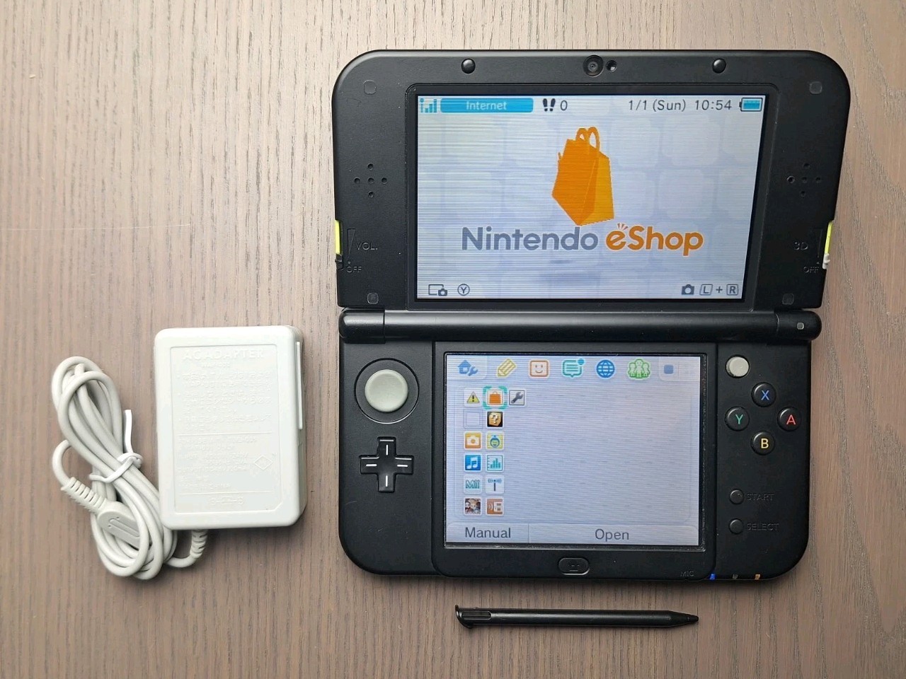 New Nintendo 3DS XL Lime Black | Charger + 32GB SD Card | Region Free
