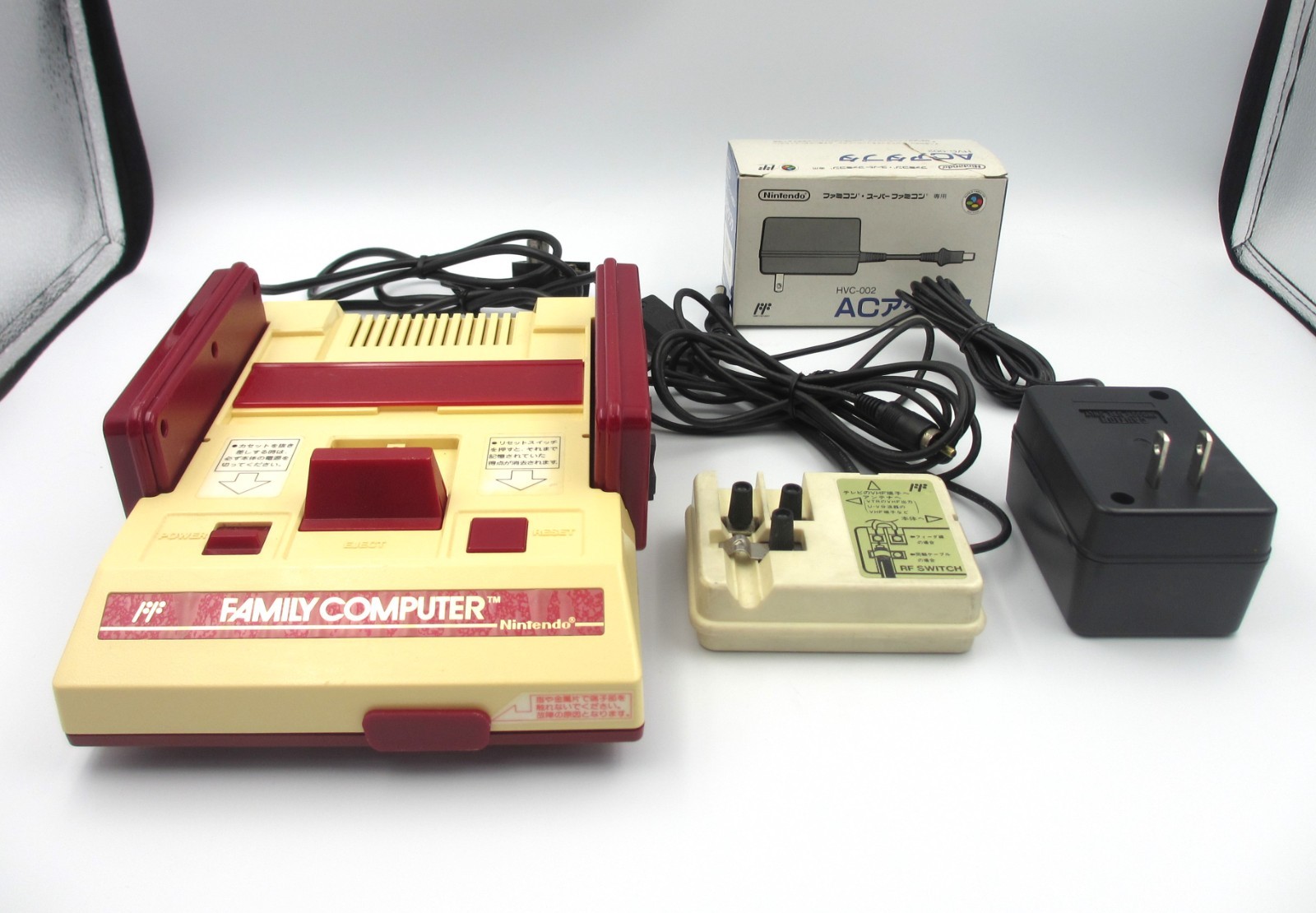 Nintendo Family Computer (Famicom) console ( working, cleaned, and repaired)