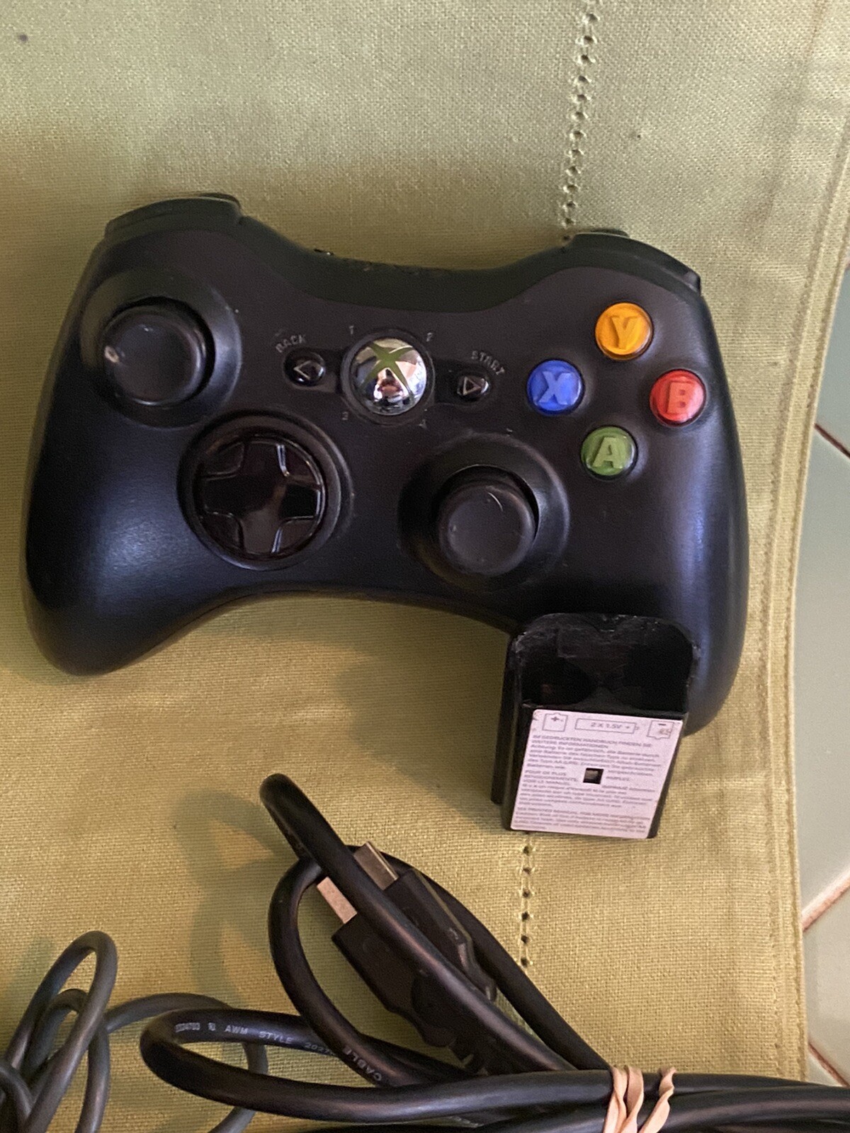 Microsoft Xbox 360 S 3GB Black Console w/ Controller,Games and Cables Works