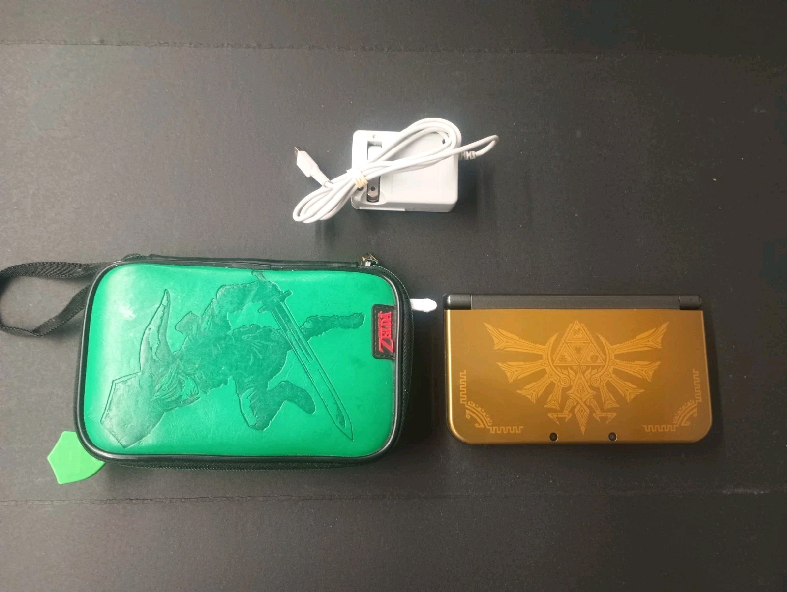 [ TOP MINT ] NINTENDO NEW 3DS XL Legend of Zelda Hyrule Edition