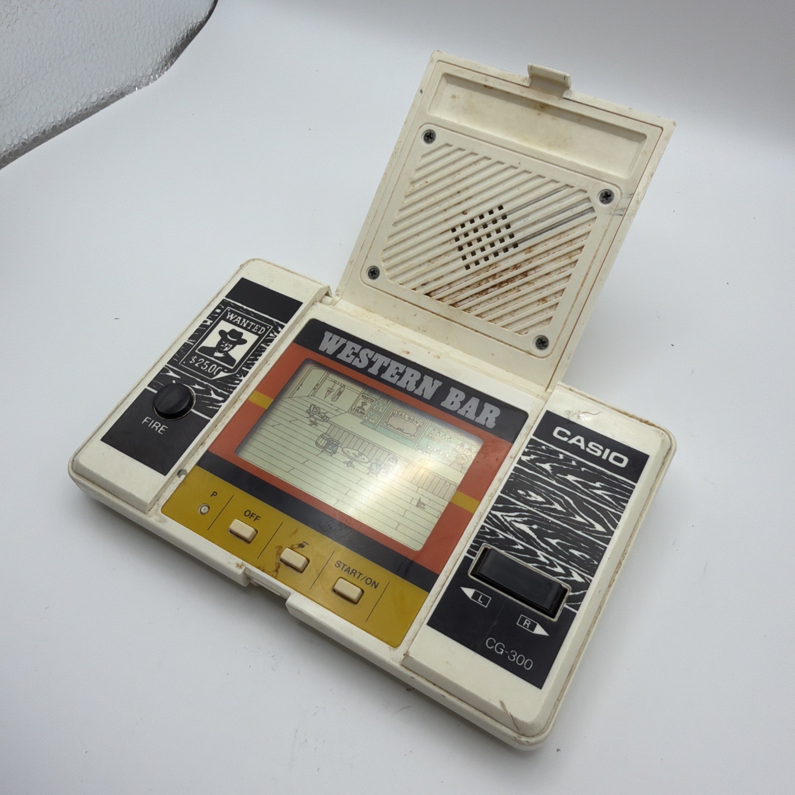 WESTERN BAR CASIO GAME WORKING CG-300 Japan 1984 – Missing Battery Cover – Read