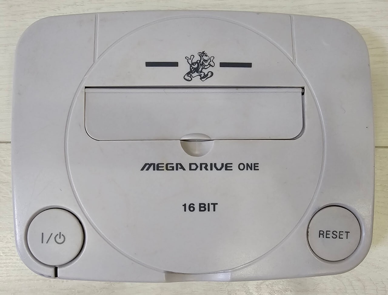 Mega Drive One Vintage Retro 1990s Game TV Console 16 bit analog Sega for repair