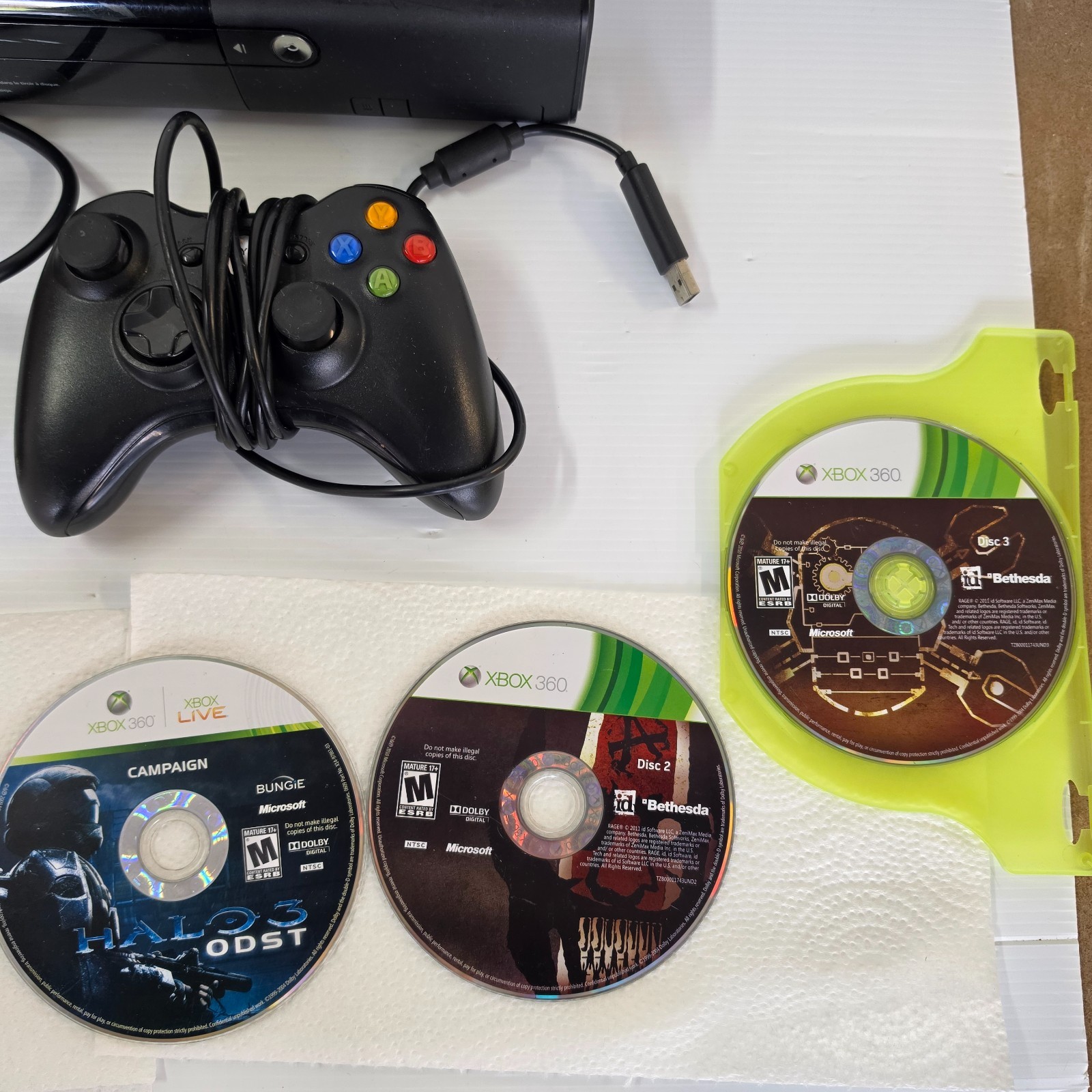 Xbox 360E Game Console Bundle – Controller, cable, games, – working