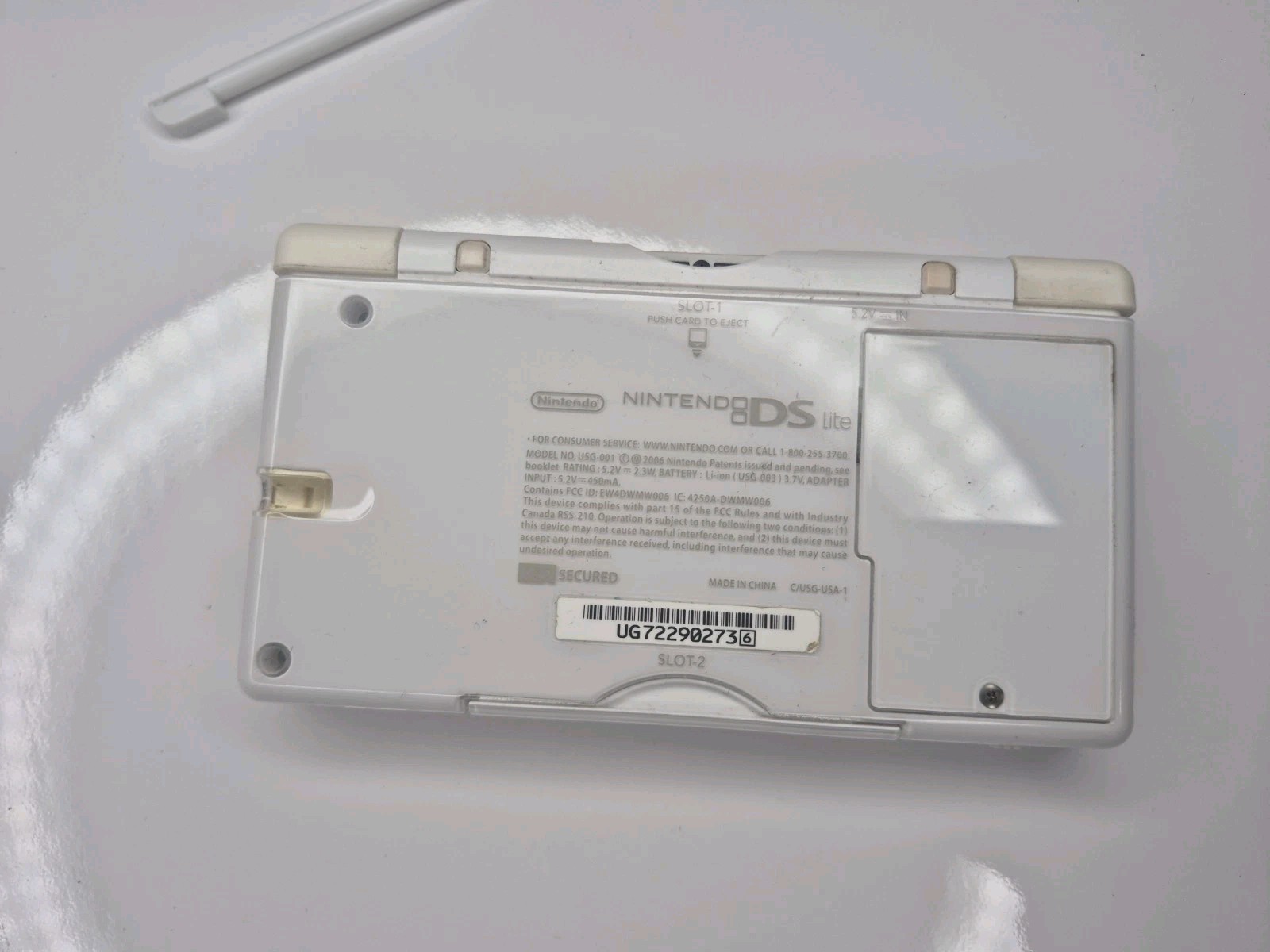 Nintendo DS Lite Handheld Gaming System White (USG-001) Charger Stylus Case