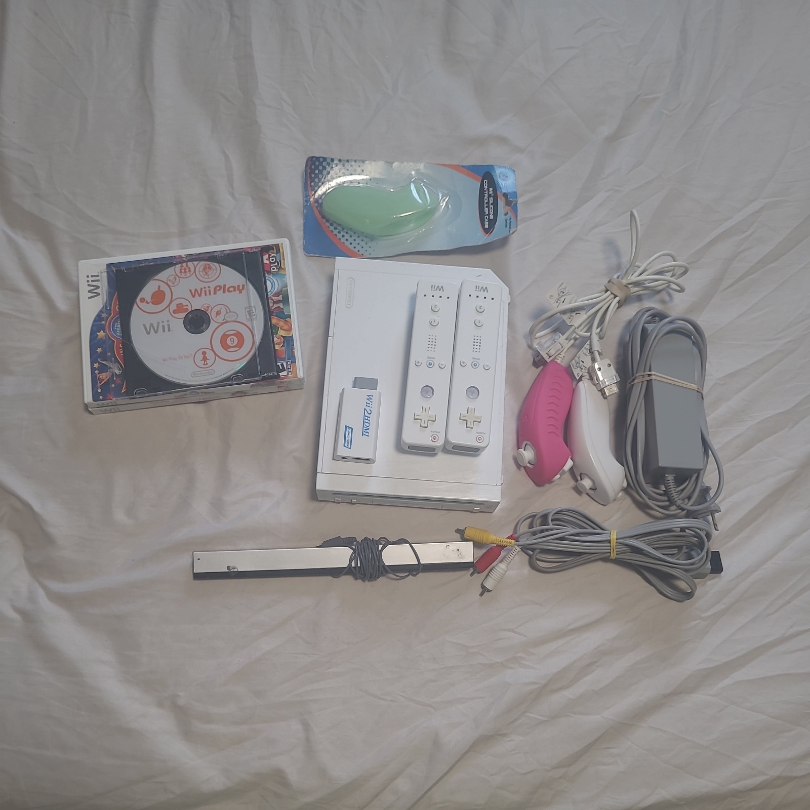 Nintendo Wii Console RVL-001 Bundle With 8 Games And Accessories. Tested