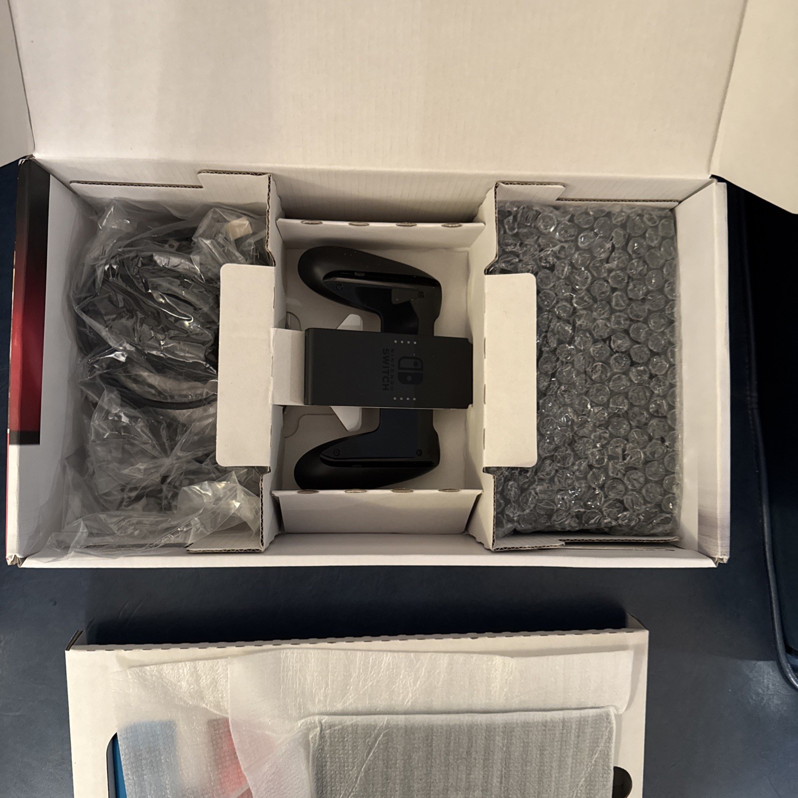 Nintendo Switch 32GB Gray Console ~ Neon Red/Neon Blue Joy-Con ~ Complete w/Box