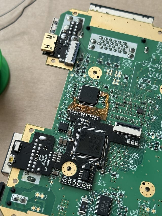 Custom Wii Top shell with RGB LED + Optional Wii console with AVE-Hdmi installed