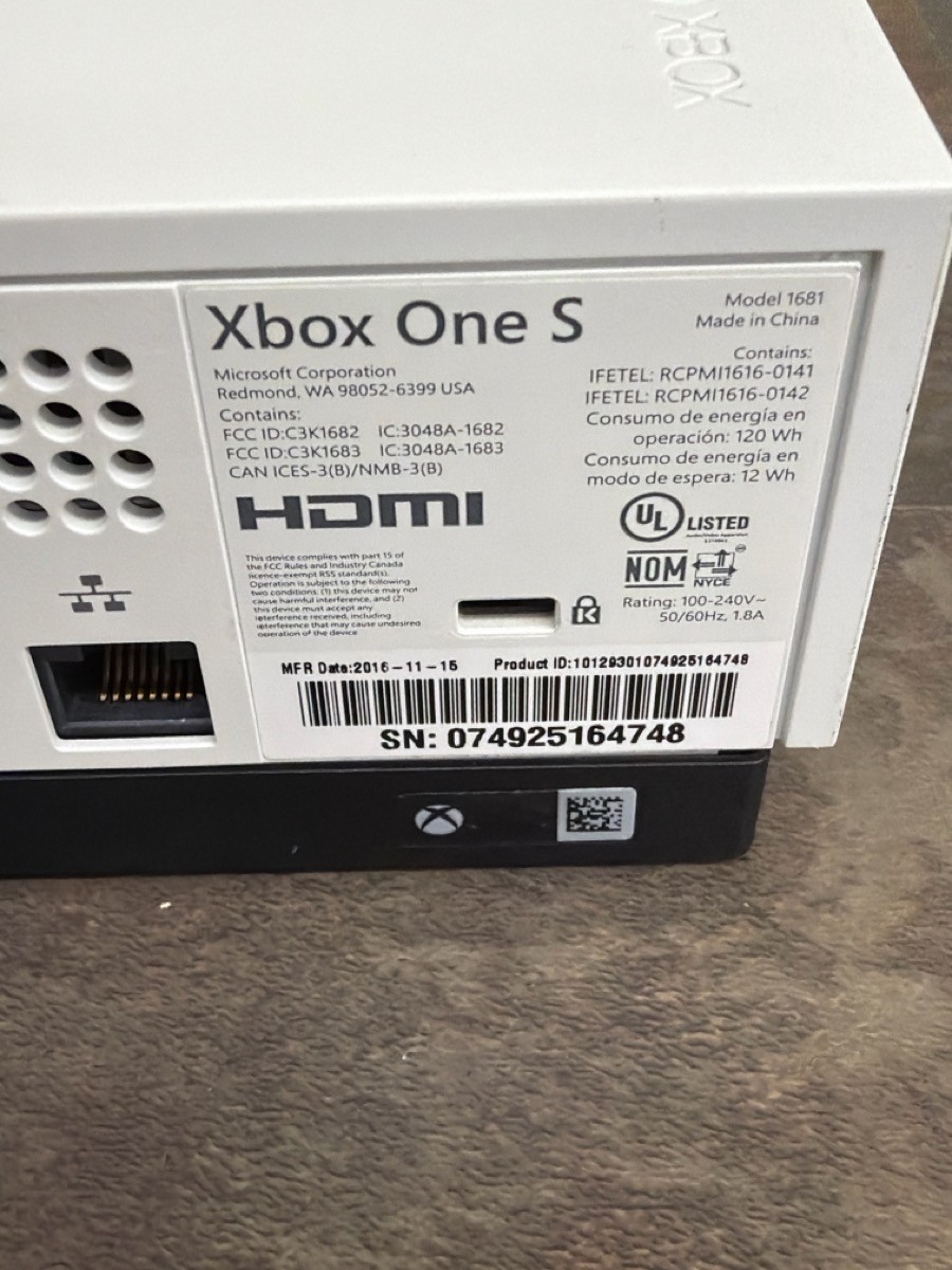 XBOX ONE S 500GB CONSOLE 1681 W/ 1 CONTROLLER & CABLES – TESTED (WBP018230)