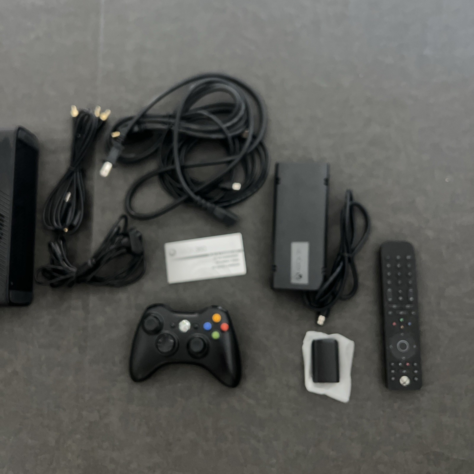 Microsoft Xbox 360 4GB/GoConsole – Black With Controller & Cables – BOX INCLUDED