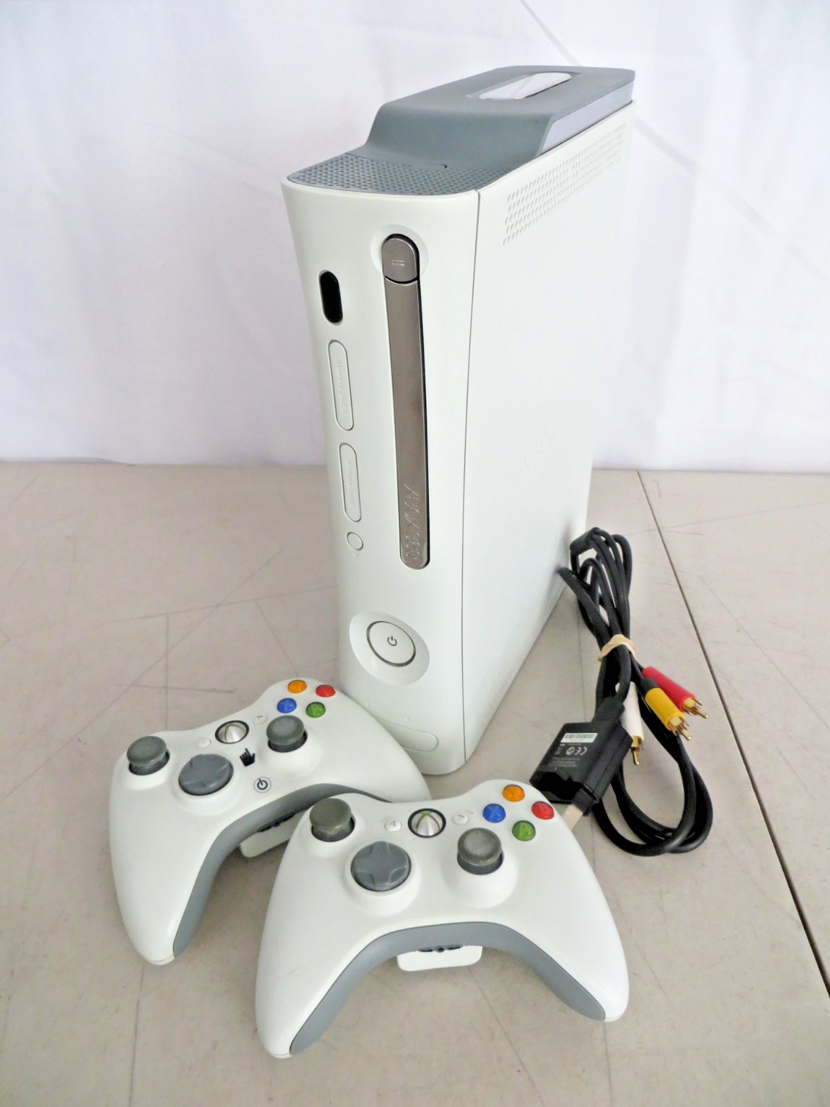 Microsoft XBox 360 Console Originsl Paired Controllers AV Cable NO POWER BRICK