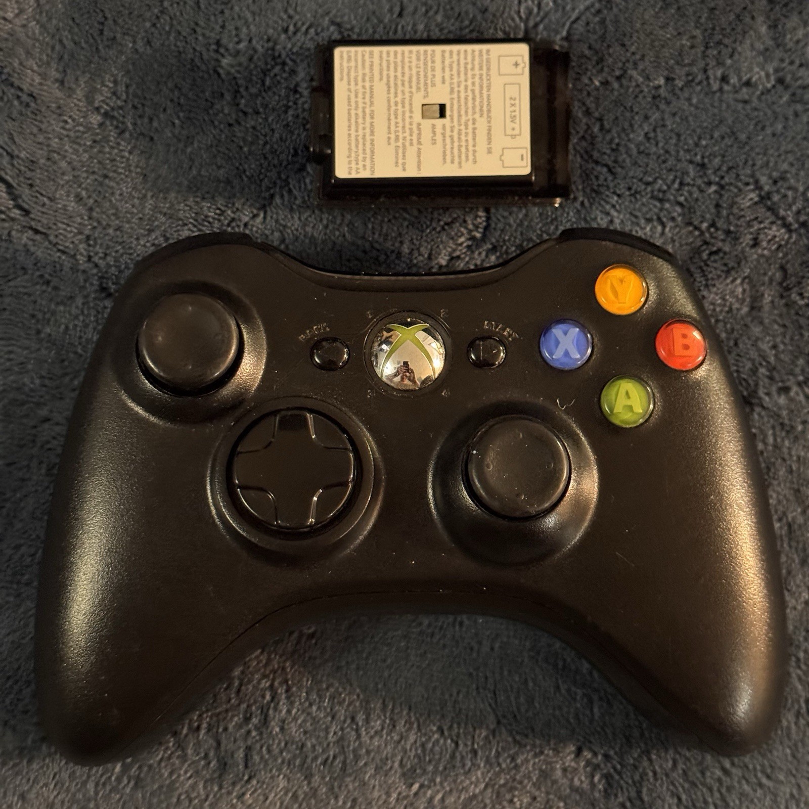 Microsoft Xbox 360 with Kinect 250GB Mat Black Console Controller & Cables