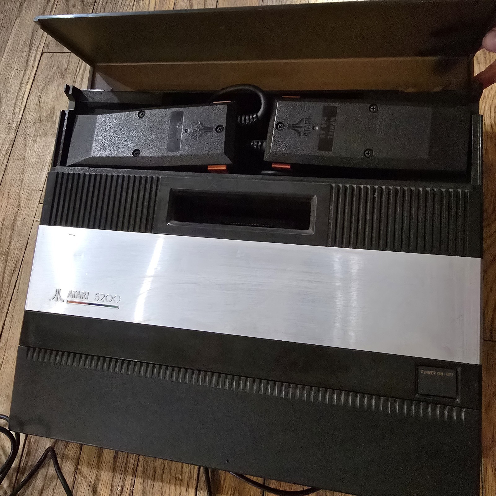 Vintage Atari 5200 Console w/ 2 Controllers & 2 Games. Untested.